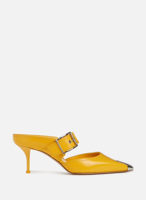 حذاء مفتوح من الجلد باللون الأصفر ألكسندر ماكوين 