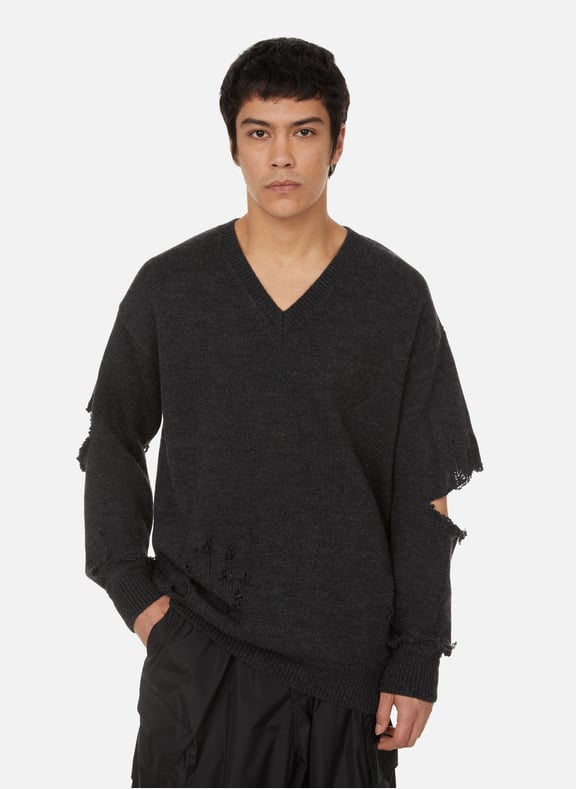 Pull col V effiloché en laine Gris by BALENCIAGA BALENCIAGA Pull col V effiloché en laine Gris