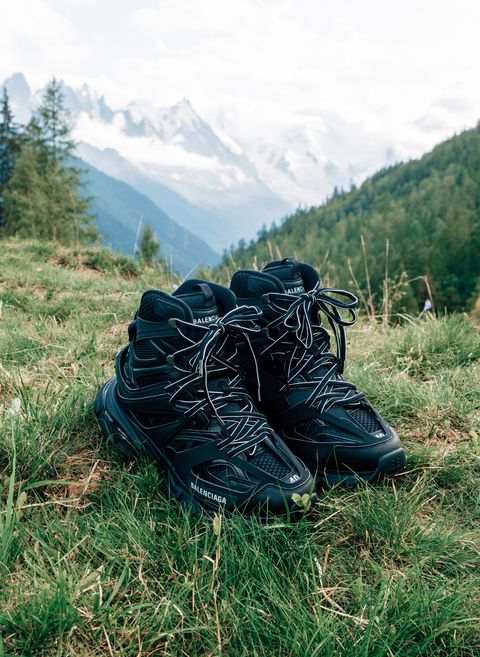 حذاء رياضي track hike مصنوع من النايلون باللون الأسود من balenciaga 