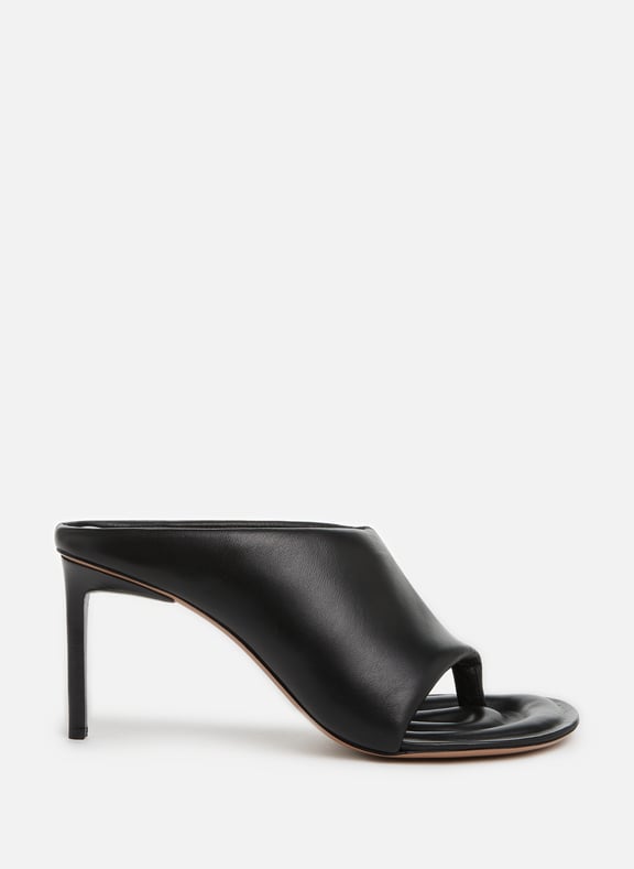 Les mules Limone en cuir Noir by JACQUEMUS JACQUEMUS Les mules Limone en cuir Noir