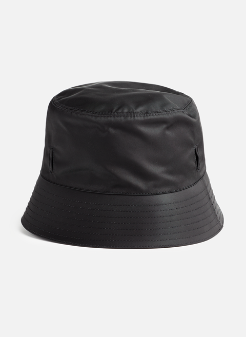 قبعة دلو غير متماثلة من النايلون المُعاد تدويره باللون الأسودPRADA 