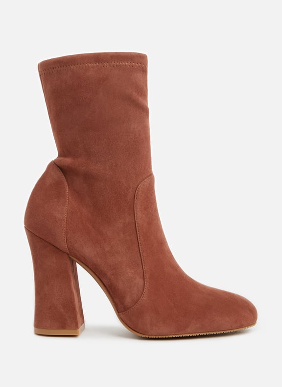 Bottines en cuir suédé Marron by STUART WEITZMAN STUART WEITZMAN Bottines en cuir suédé Marron