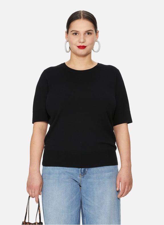 Pull classique en laine mérinos Noir by UNIVERSAL STANDARD UNIVERSAL STANDARD Pull classique en laine mérinos Noir