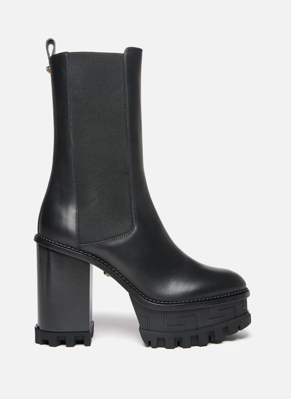 Bottes Greca Labyrinth en cuir Noir by VERSACE VERSACE Bottes Greca Labyrinth en cuir Noir