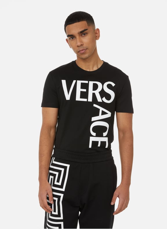 T-shirt à logo en coton Noir by VERSACE VERSACE T-shirt à logo en coton Noir