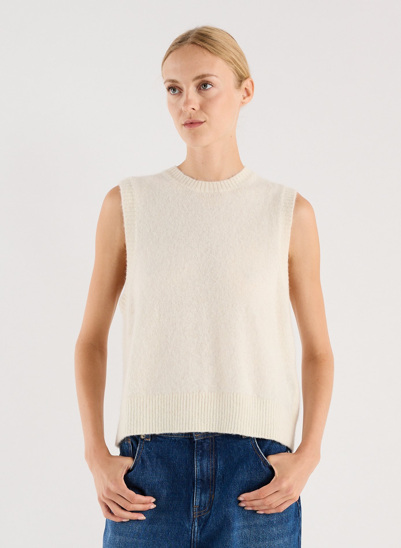 Sleeveless alpaca blend sweater | SAISON 1865