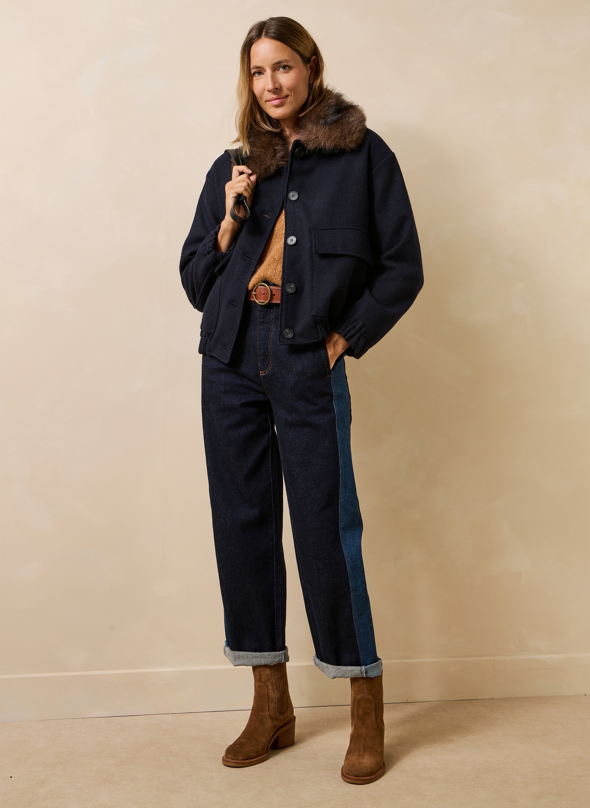 Jack met klassieke kraag en bontlook LA FEE MARABOUTEE Blauw