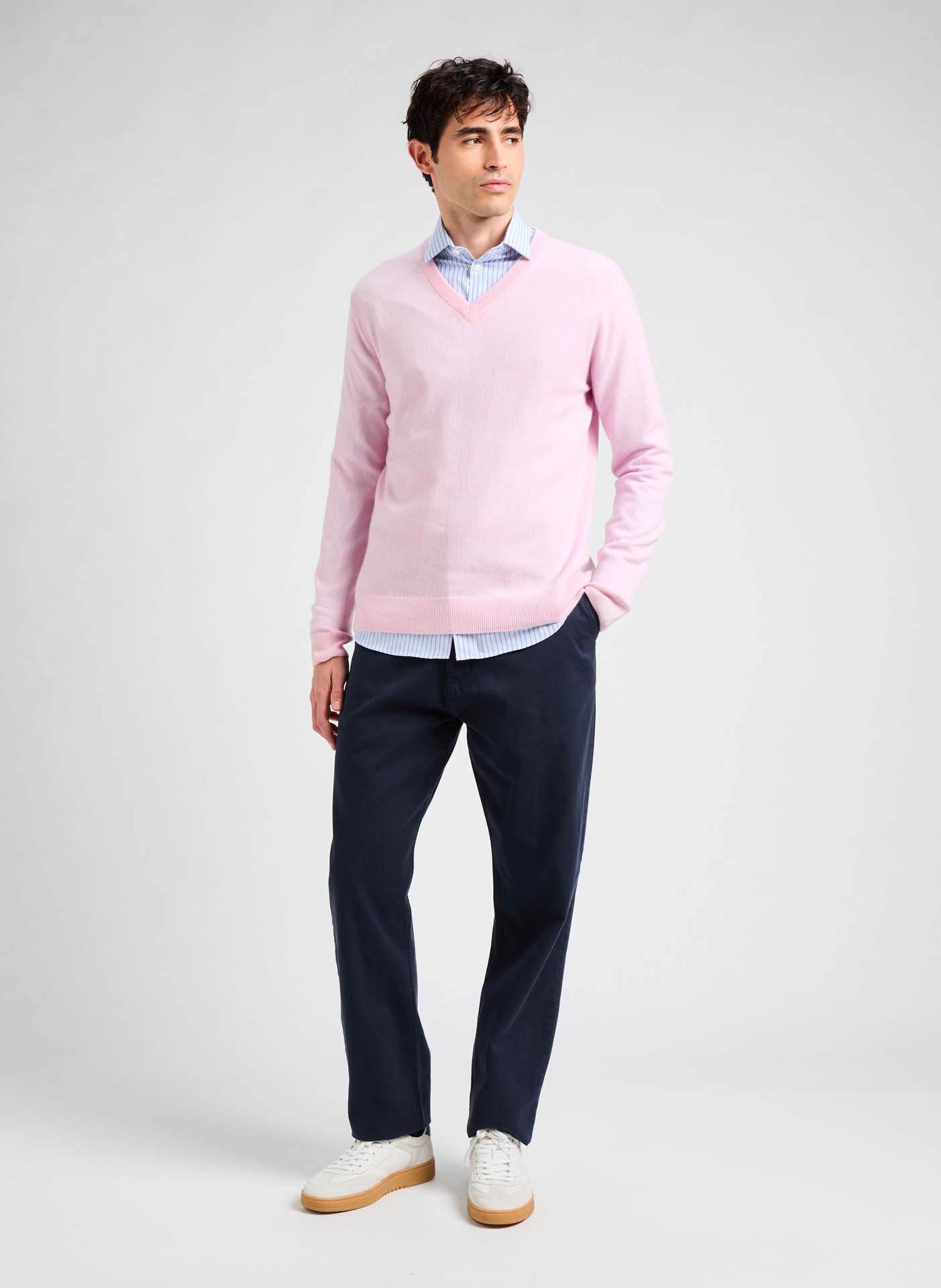 Pull col V en cachemire AU PRINTEMPS PARIS Rose