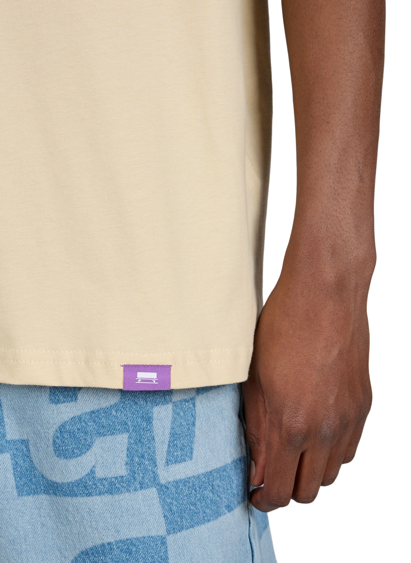 T-shirt droit imprimé en coton JACKER. Beige