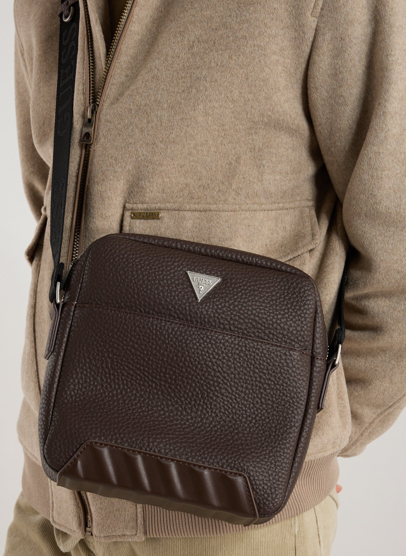 Shoulder bag GUESS Brown