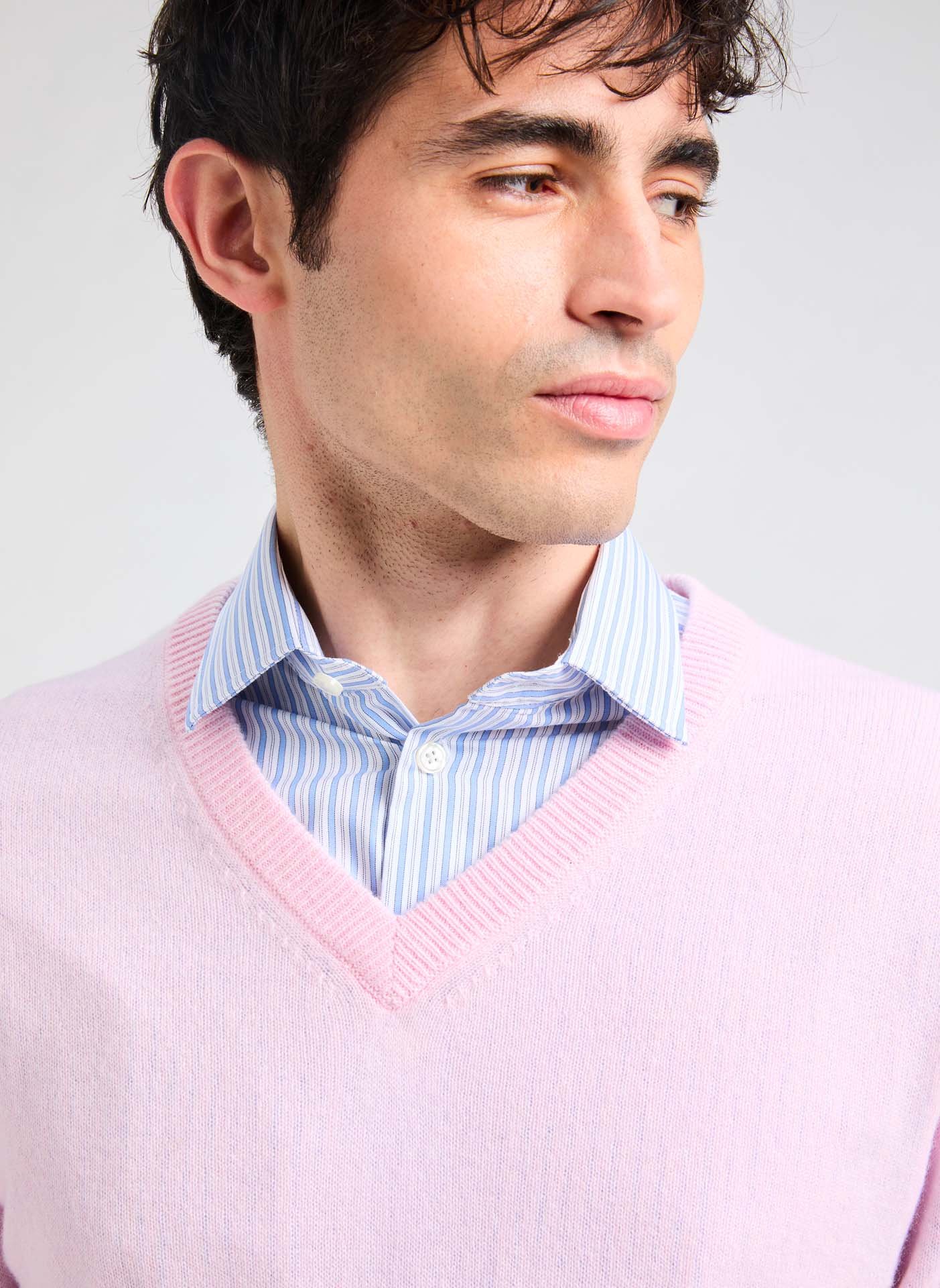 Pull col V en cachemire AU PRINTEMPS PARIS Rose