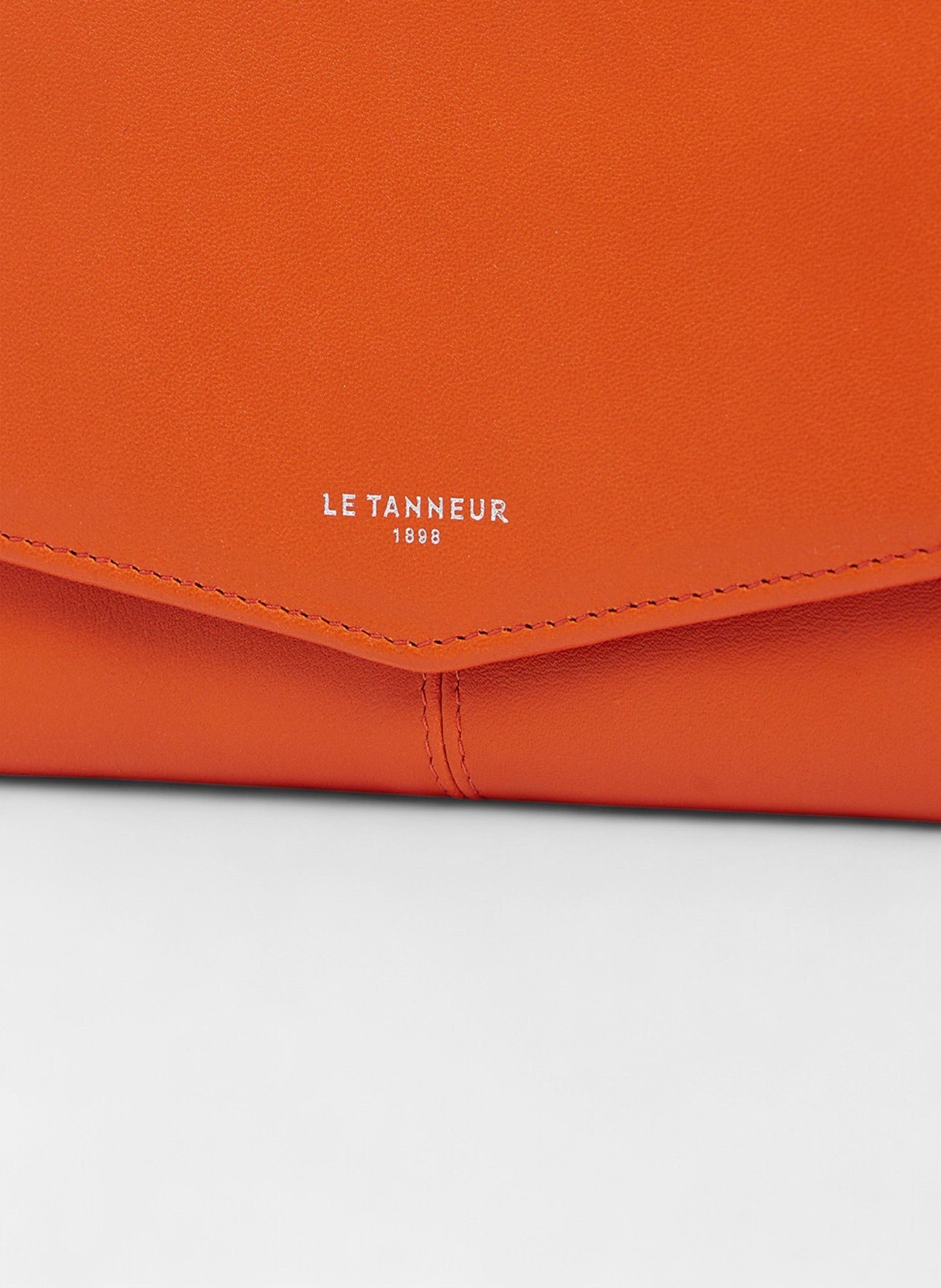Portefeuille moyen modèle charlotte en cuir lisse LE TANNEUR Orange