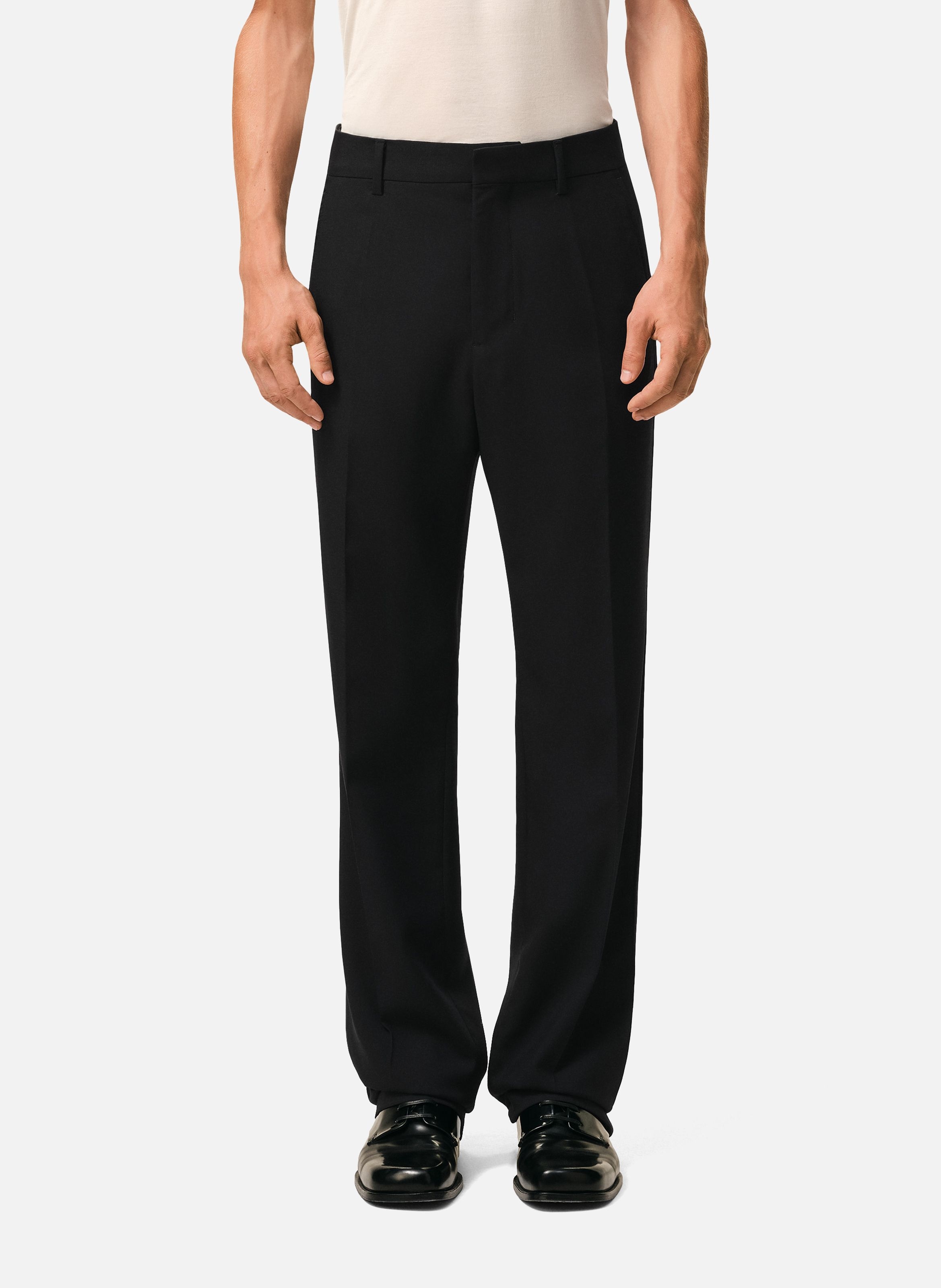 Pantalon droit en laine NoirAMI PARIS