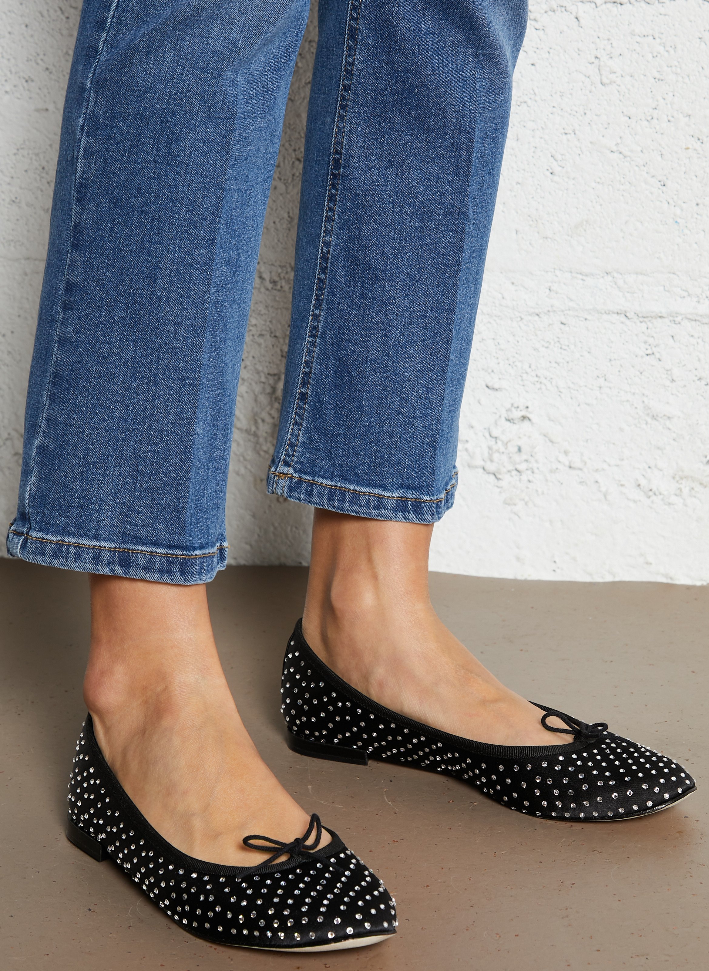 Ballerines à strass en cuir cendrillon REPETTO Noir