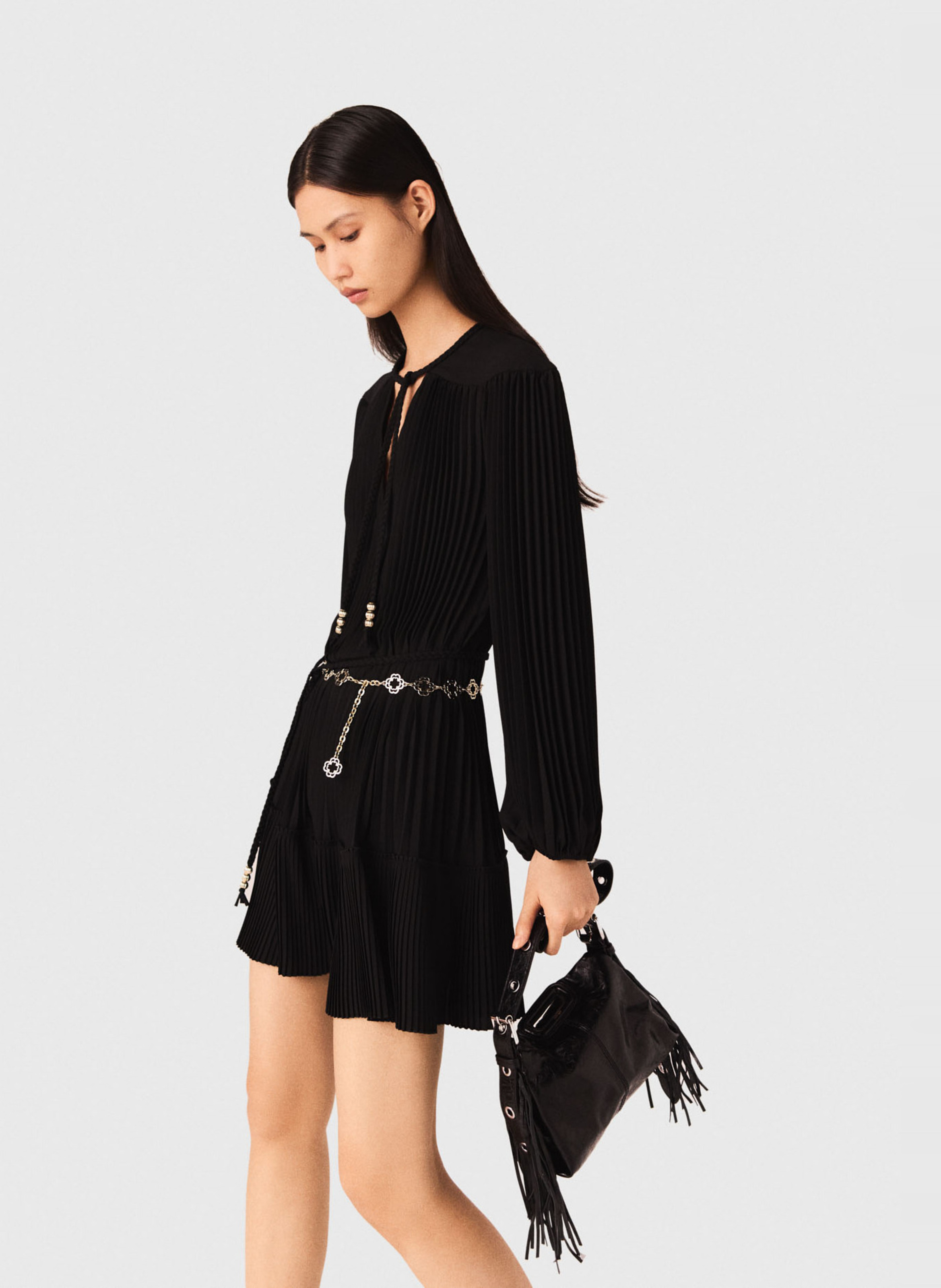 Robe courte col v plissée Noir