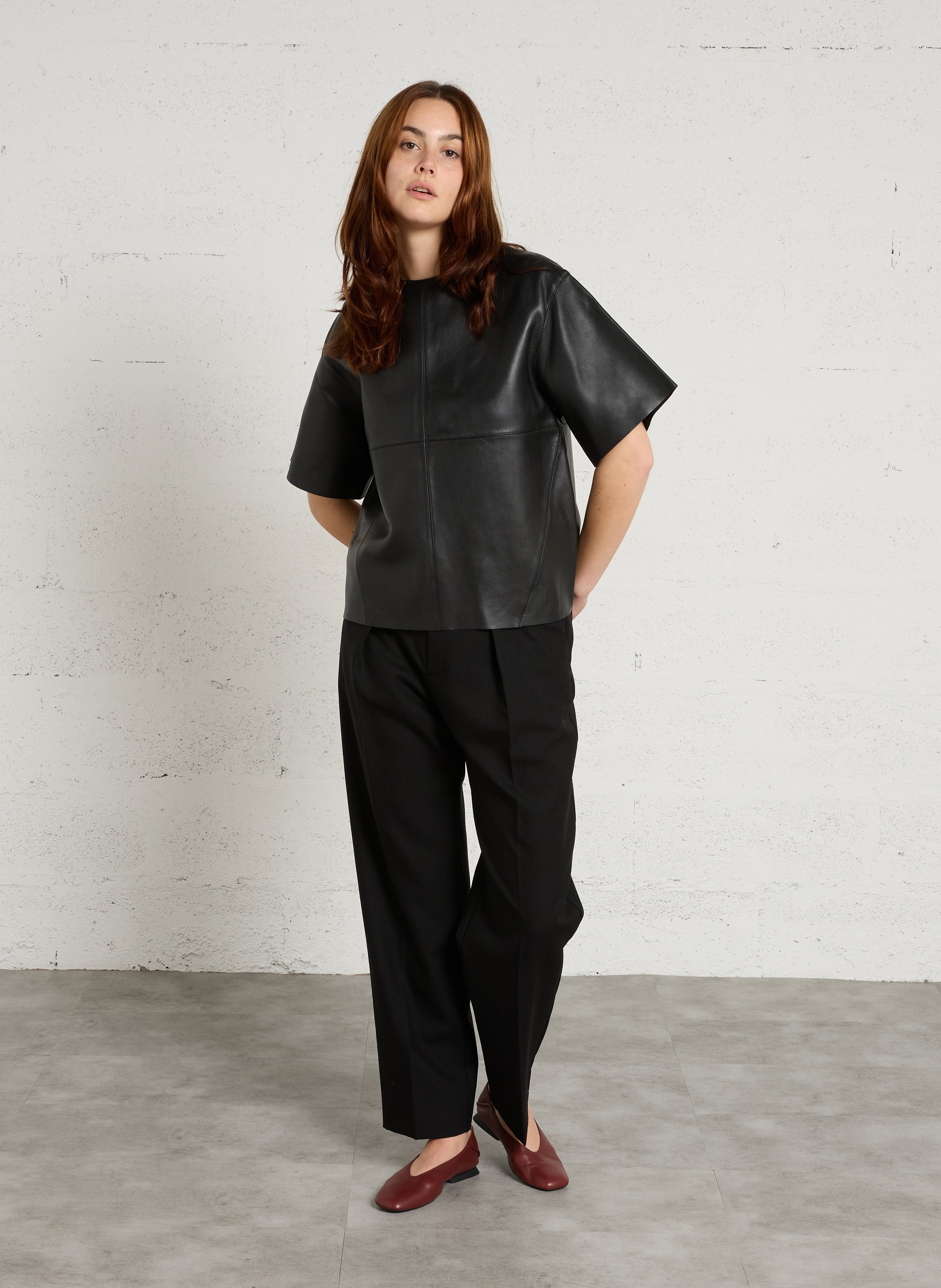 Pantalon à pinces en laine ferrel SOEUR Noir