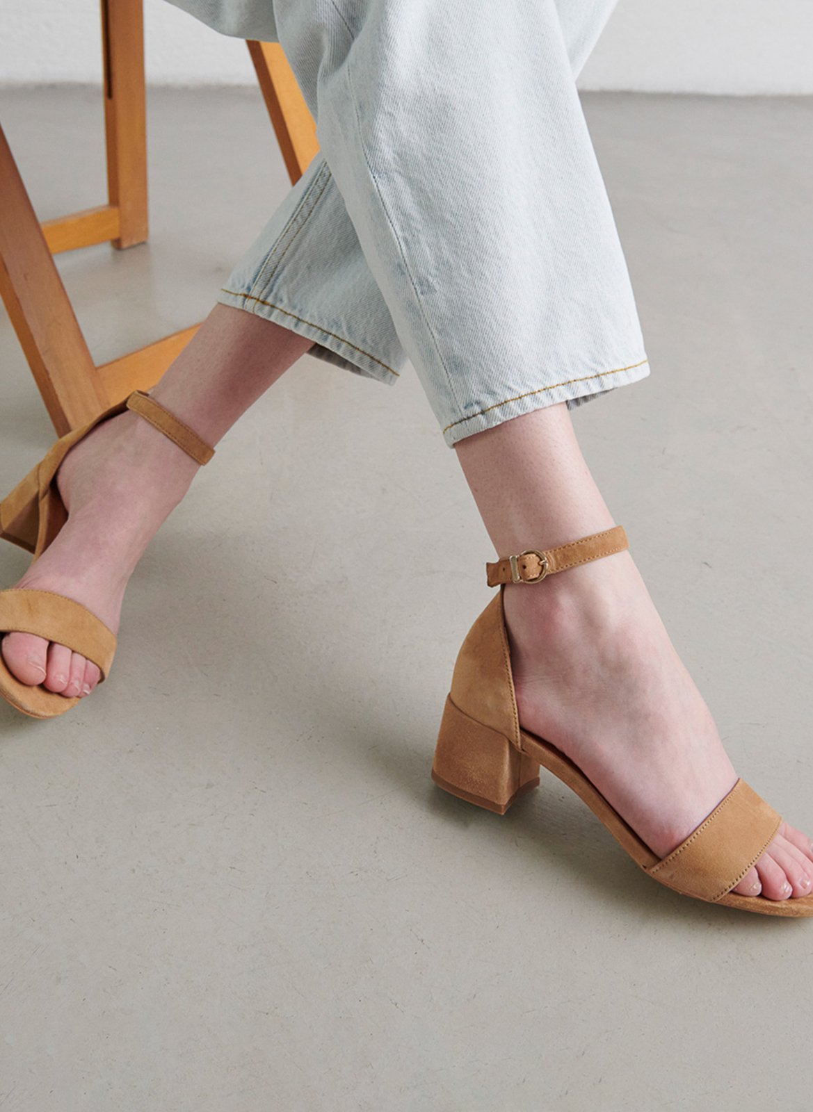 Sandales talons mi-hauts en cuir velours verdi JONAK Marron