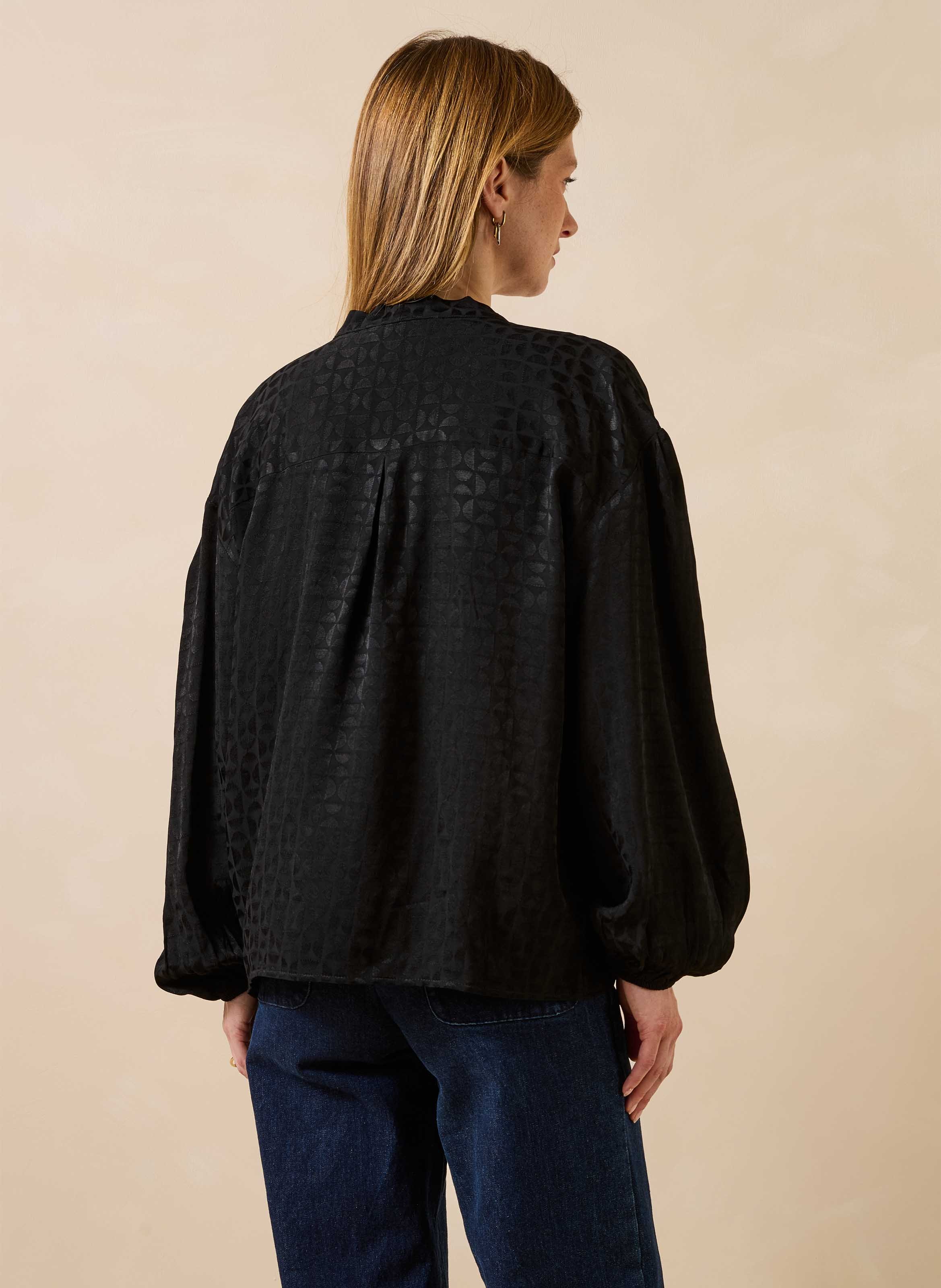 Blouse met lavallièrekraag LA FEE MARABOUTEE Zwart