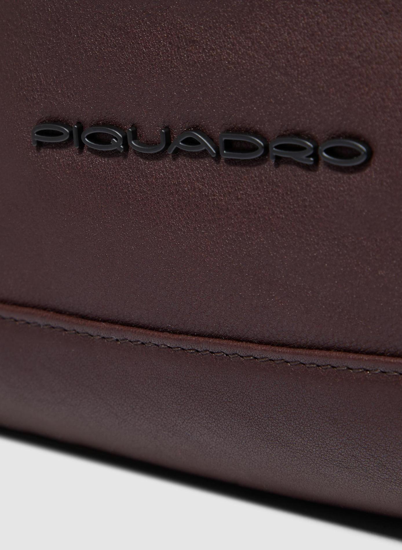 Sac de poitrine homme convertible en sac à dos PIQUADRO Marron