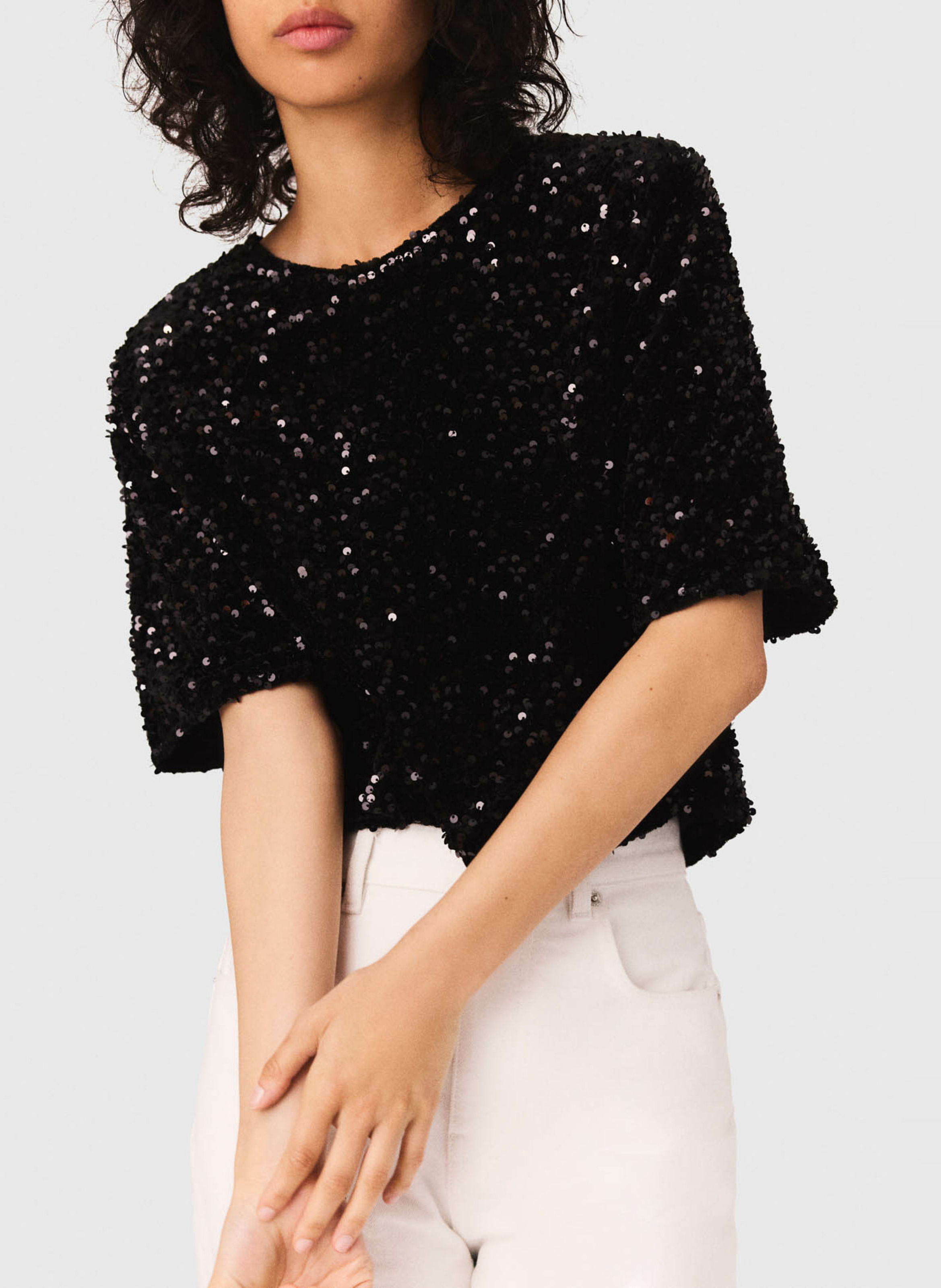 Top court col rond à sequins Noir