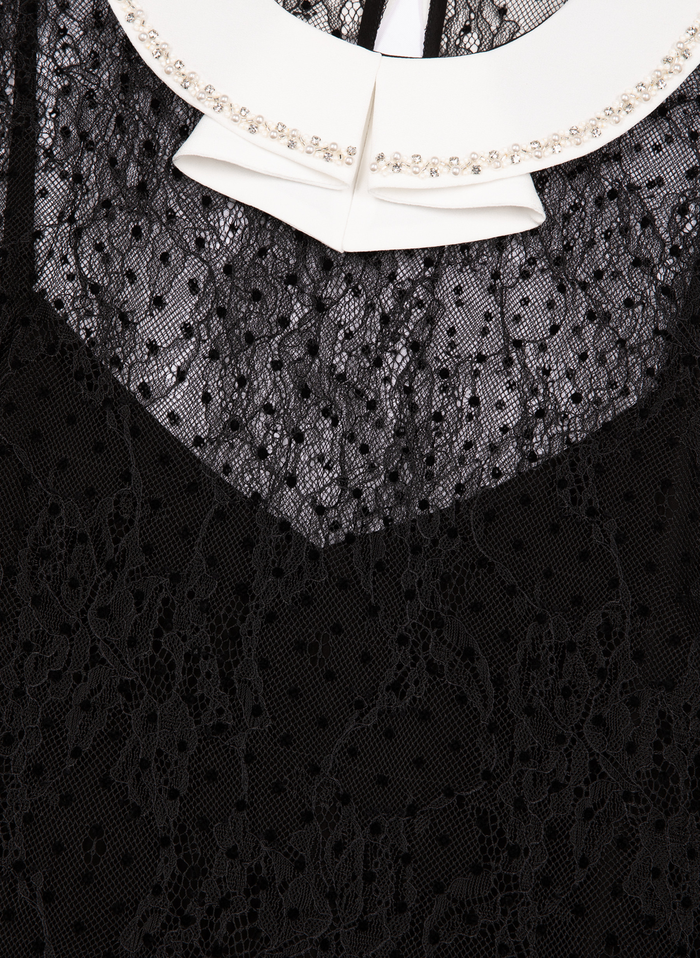 Robe courte en dentelle plumetis et strass Noir