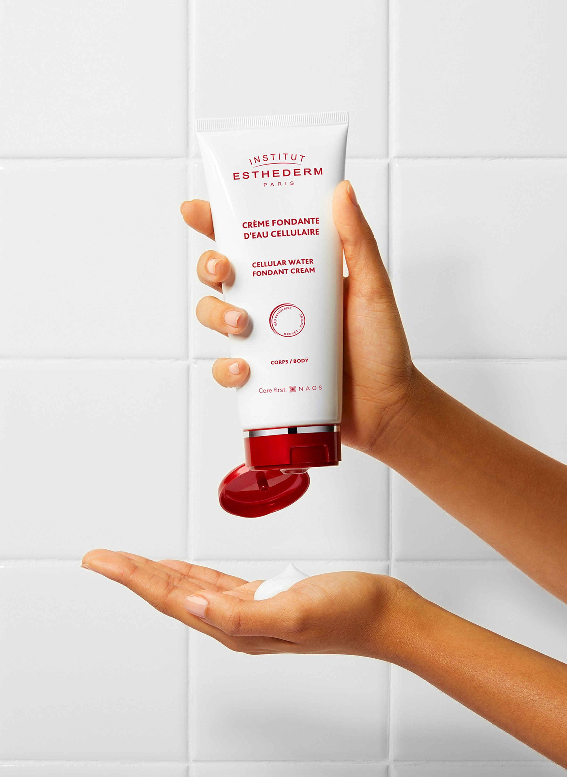 Cellular Water Fondant Cream INSTITUT ESTHEDERM No color