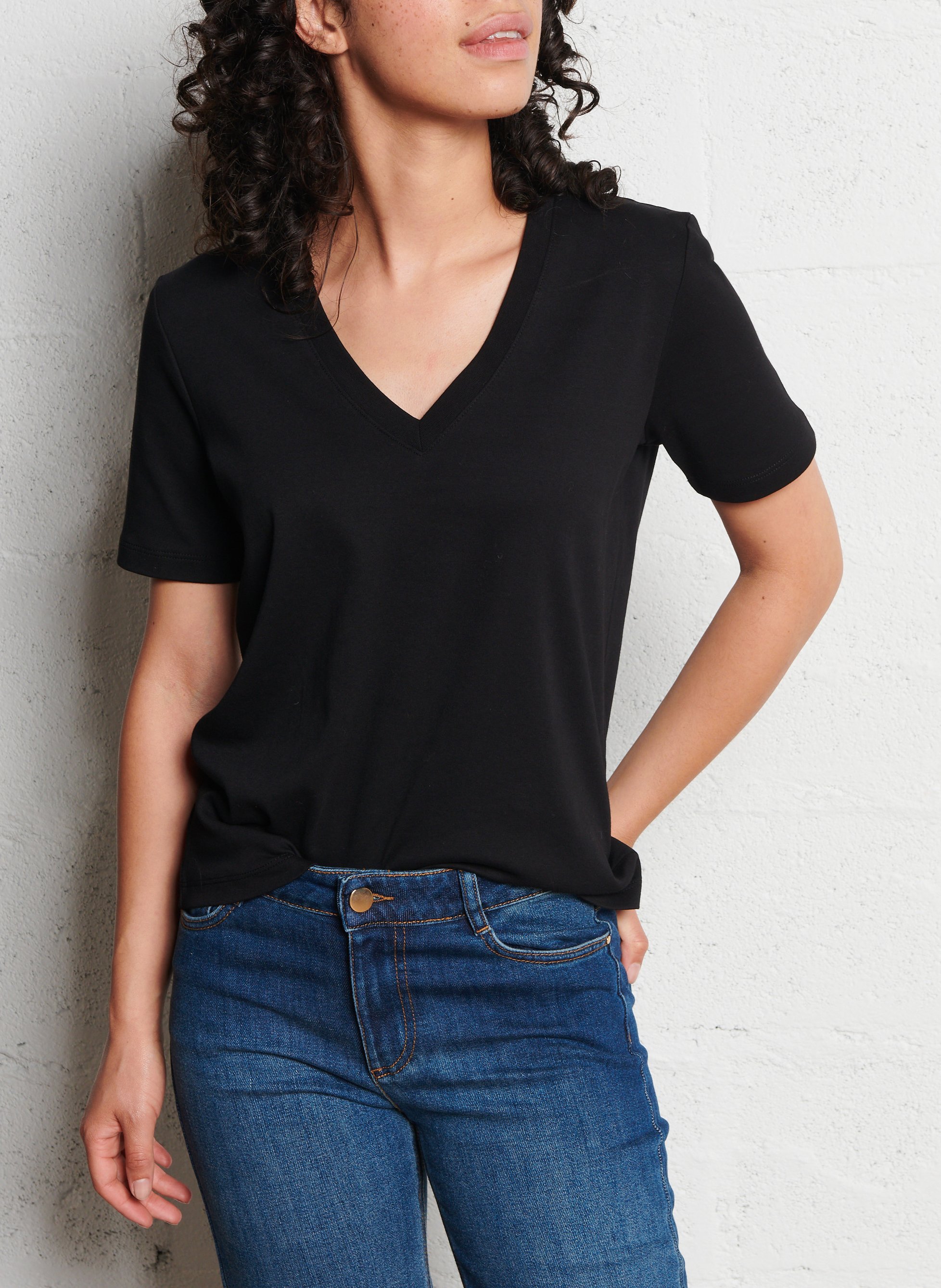 Tee-shirt droit col V en coton Dana MAISON 123 Noir