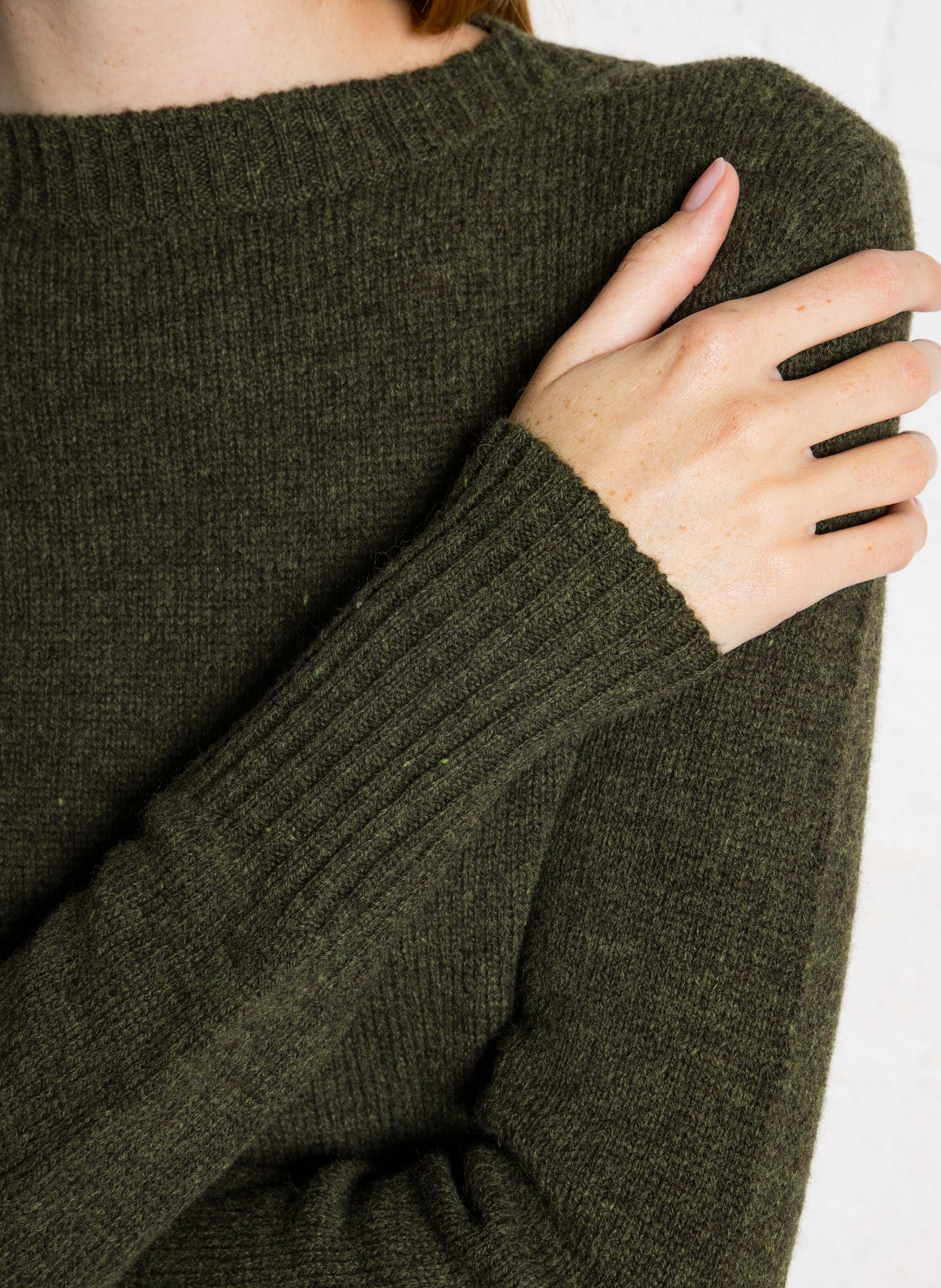 Pull droit col rond en laine Gipsy SOEUR Kaki