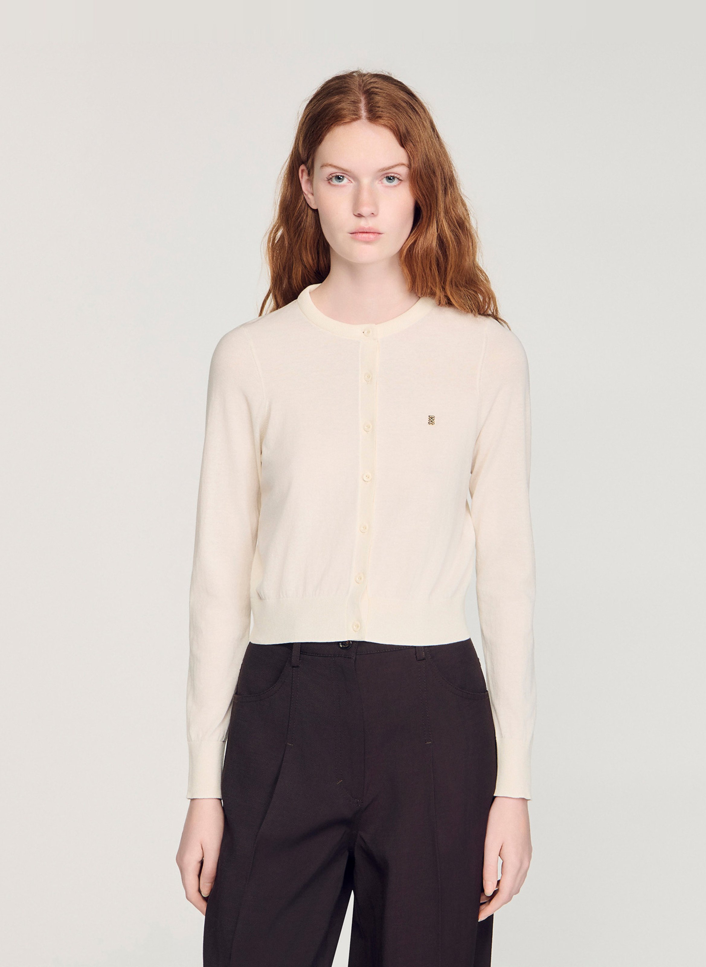 Cardigan court uni à broderie SANDRO Beige
