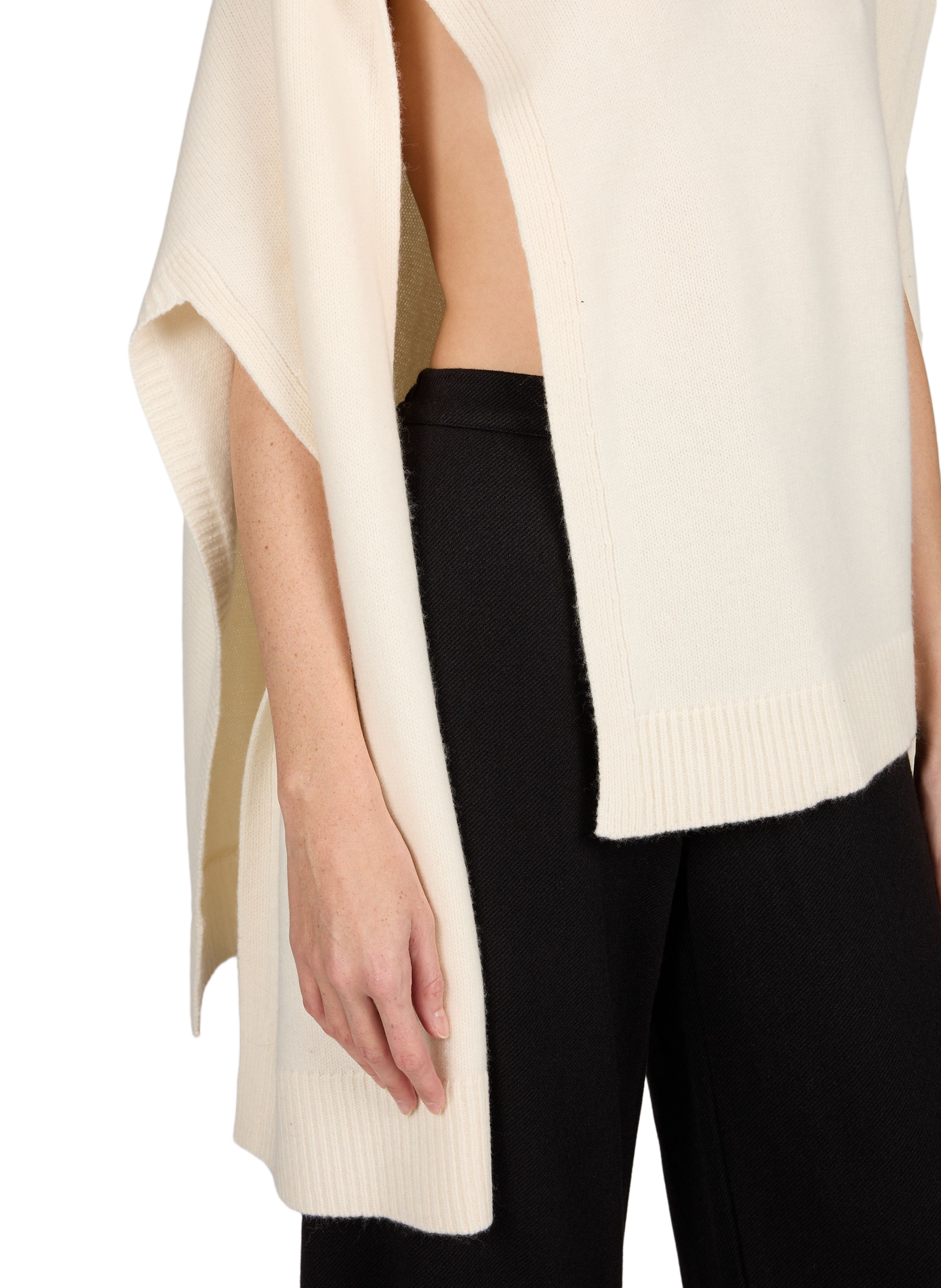 Weiter asymmetrischer Wollpullover SOURCE UNKNOWN Beige