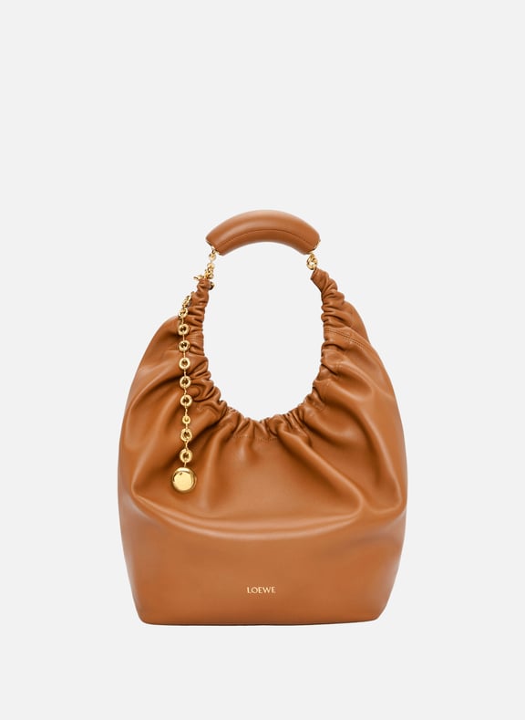 Sac Squeeze moyen en cuir d'agneau Beige by LOEWE LOEWE Sac Squeeze moyen en cuir d'agneau Beige