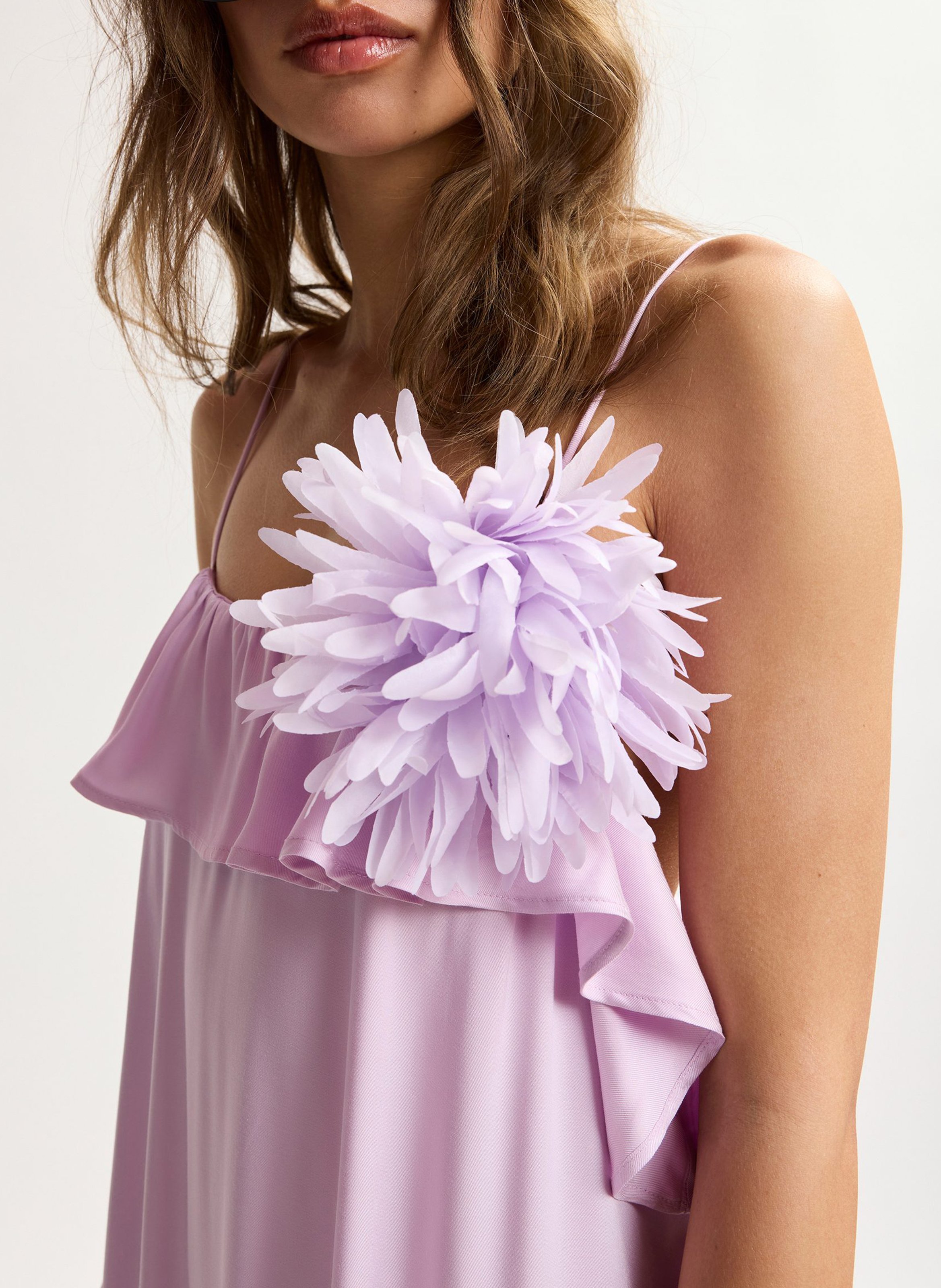 Broche en fleur jortensia ESSENTIEL ANTWERP Violet