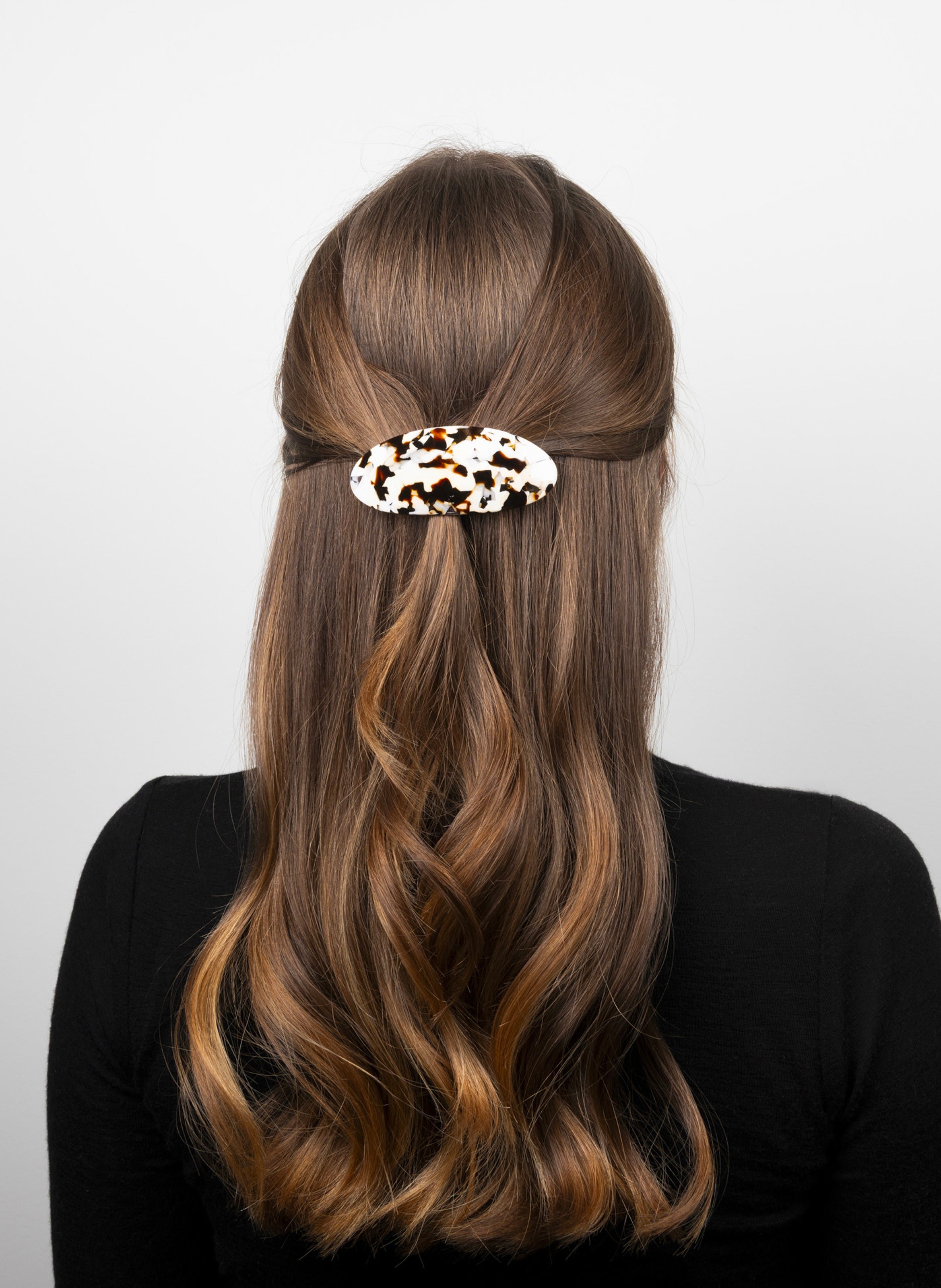 Barrette à cheveux ovale en acétate de cellulose et acier inoxydable KURAGE GINZA Marron