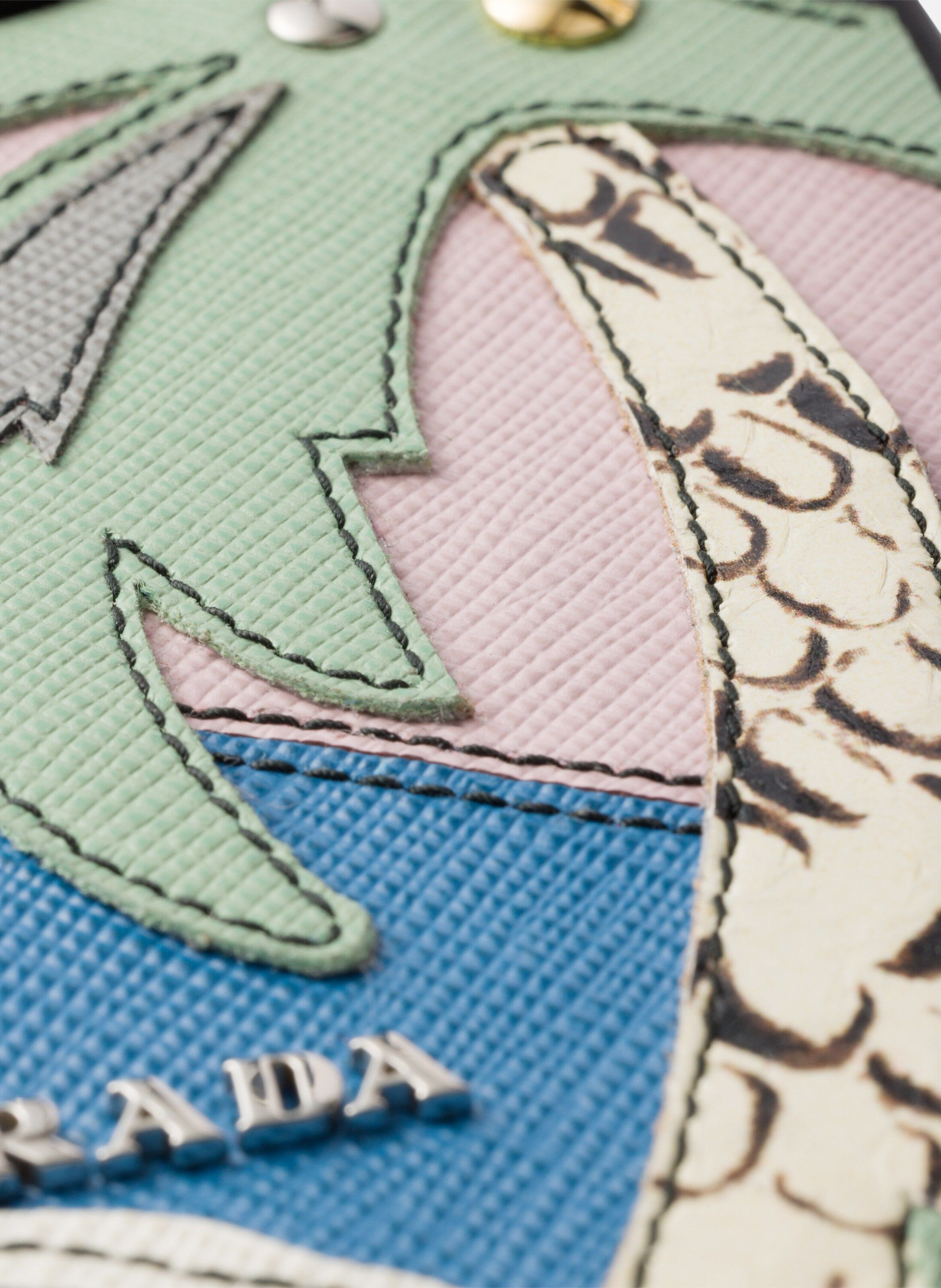 Coque pour iphone 16 pro max en cuir saffiano et c PRADA Rose