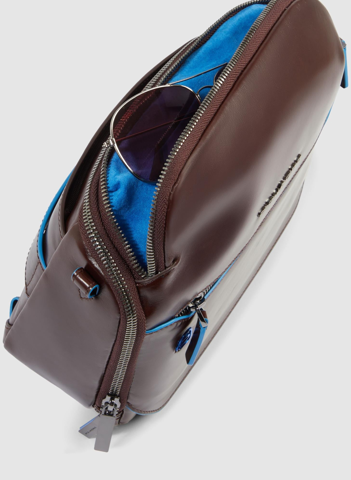 Sac bandoulière homme personnalisable PIQUADRO Marron