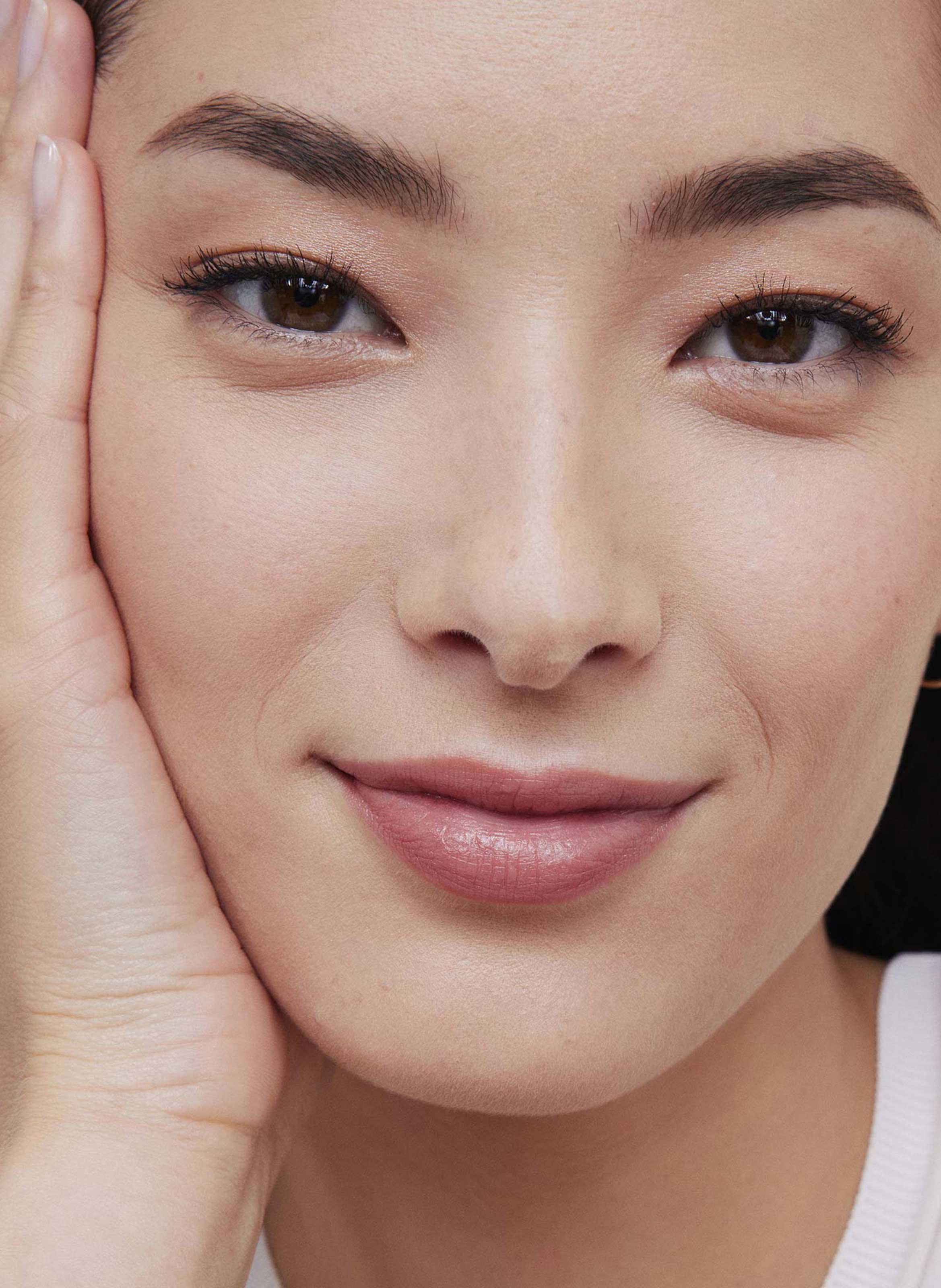Skin Illusion Full Coverage - Hoog Dekkende Foundation Mat Stralende Teint Langdurige Hydratatie CLARINS 106n