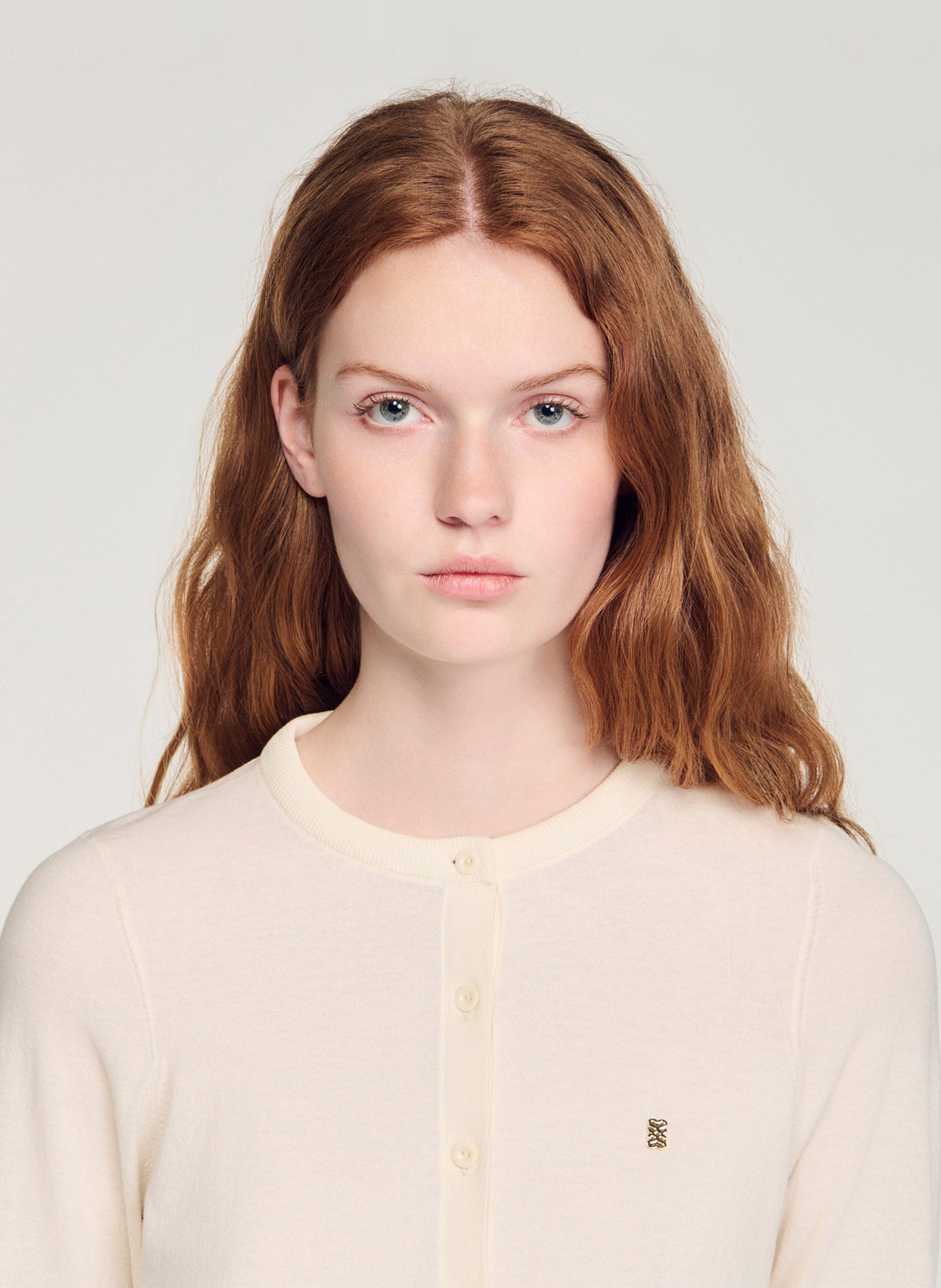 Cardigan court uni à broderie SANDRO Beige