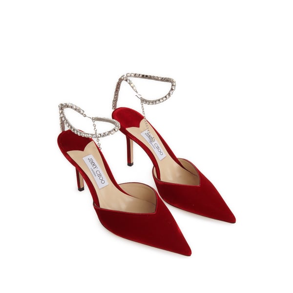 Escarpins en velours ornés de cristaux