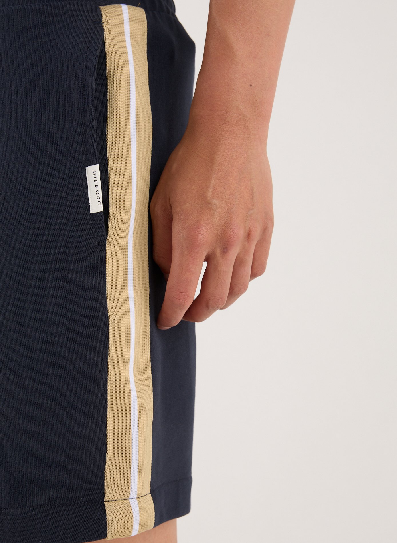 Elastic Waist Striped Shorts LYLE &amp; SCOTT Blue