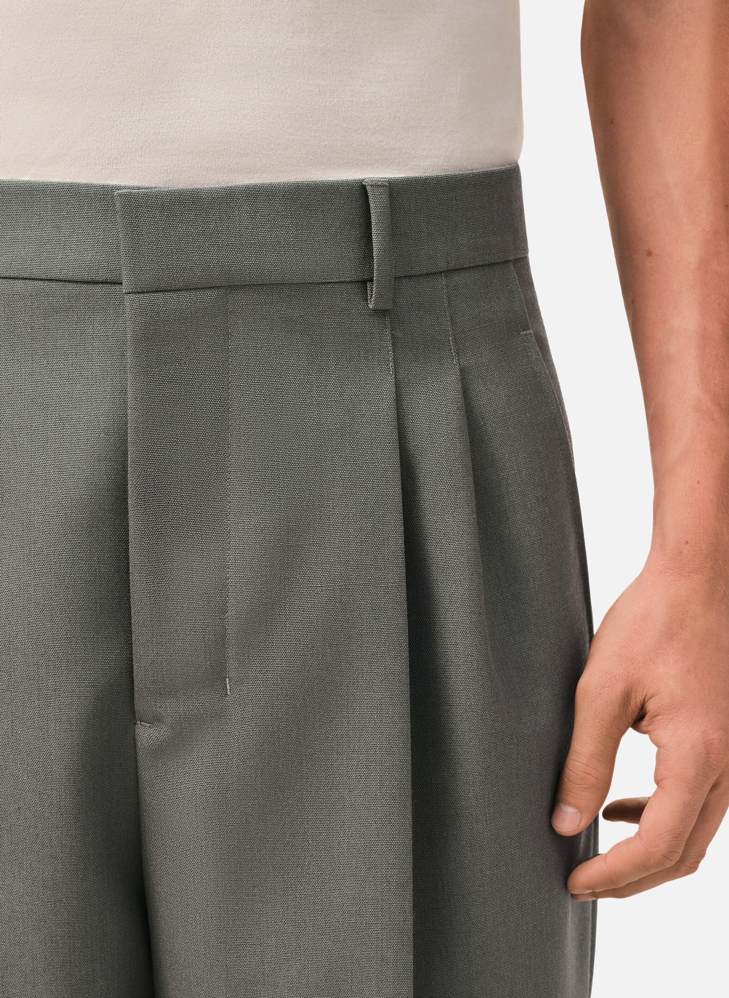 Pantalon large taille basse en laine vierge AMI PARIS Gris