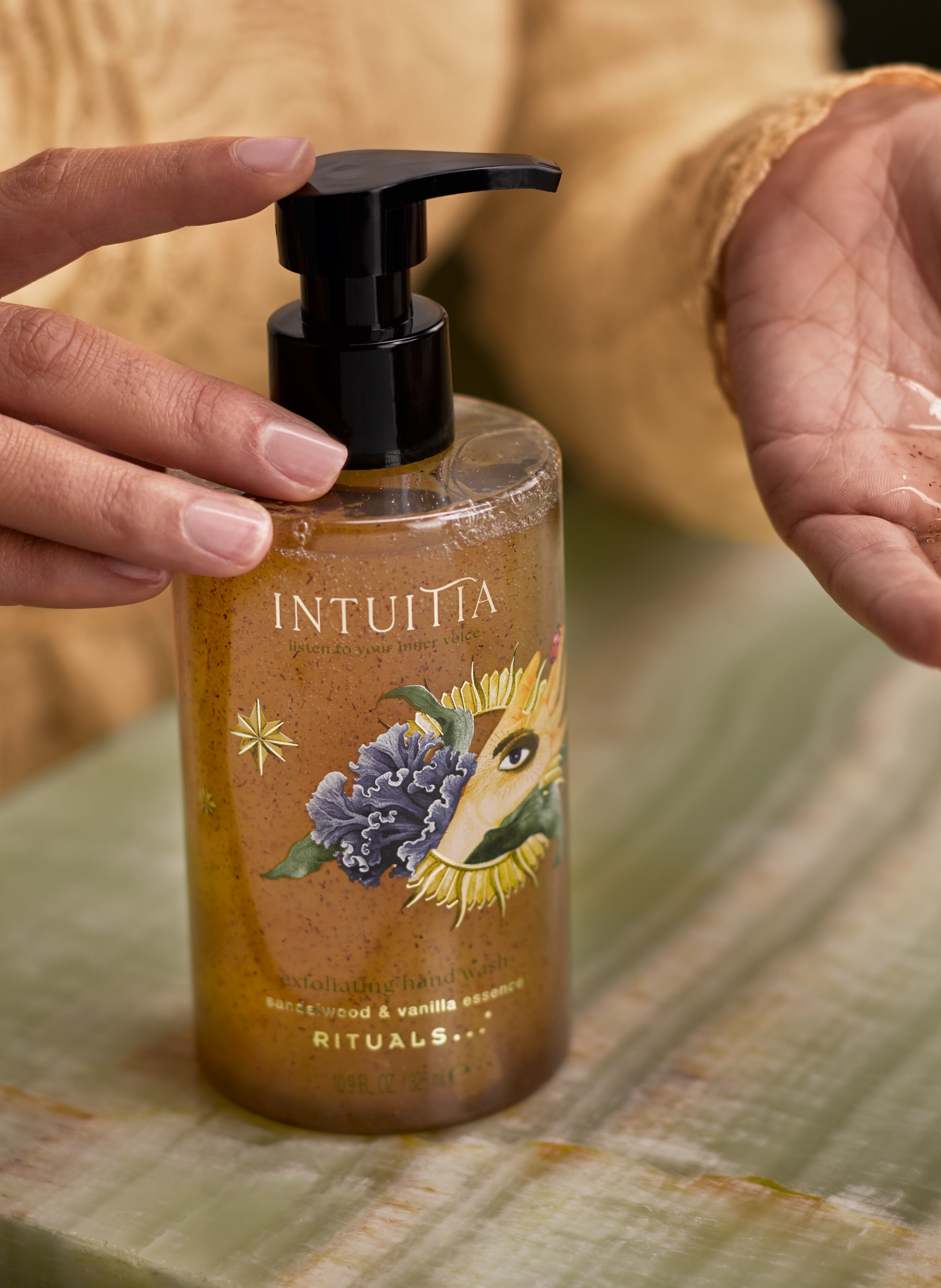 Intuitia - Exfoliating Hand Cleansing Gel RITUALS No color