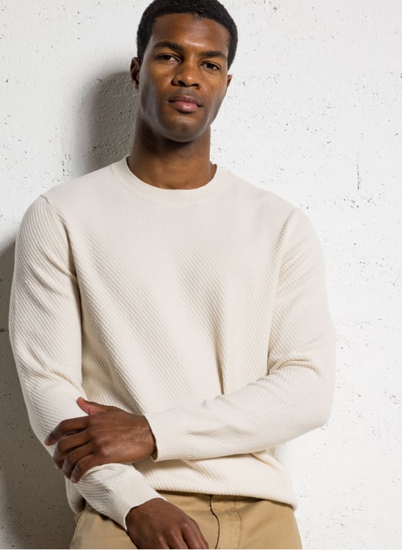 Pull droit col rond à tricot relief Blanc by IKKS IKKS Pull droit col rond à tricot relief Blanc