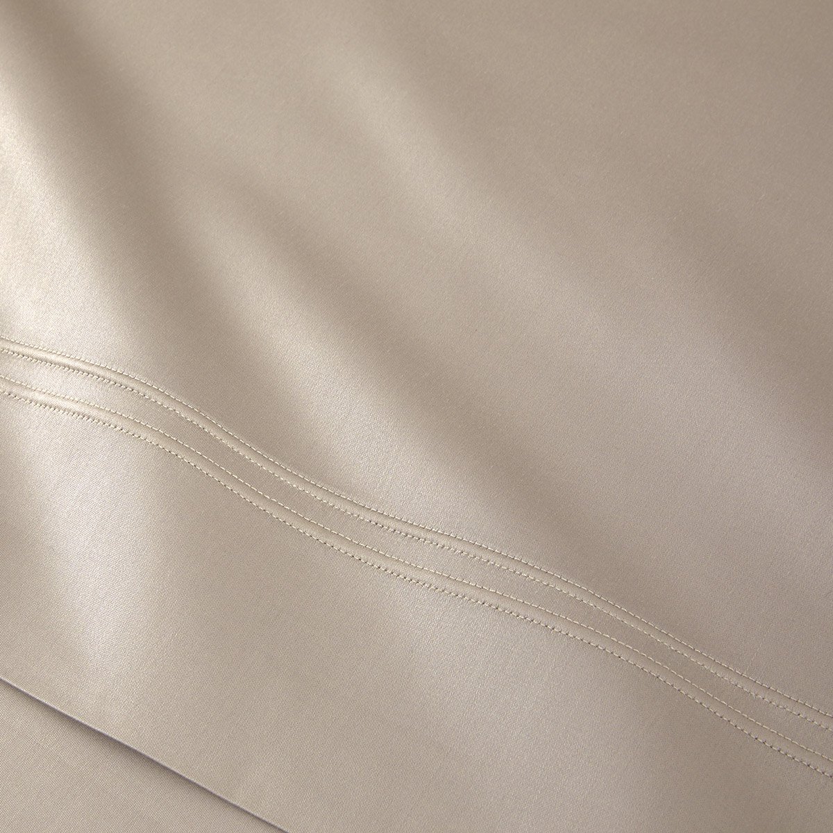 Drap plat en satin, triomphe GrisYVES DELORME