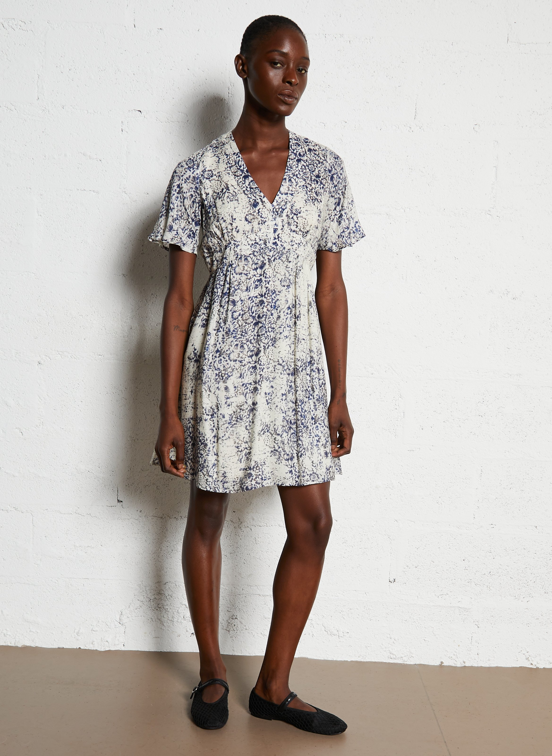 Robe courte cintrée col v rosalia MAISON 123 Bleu