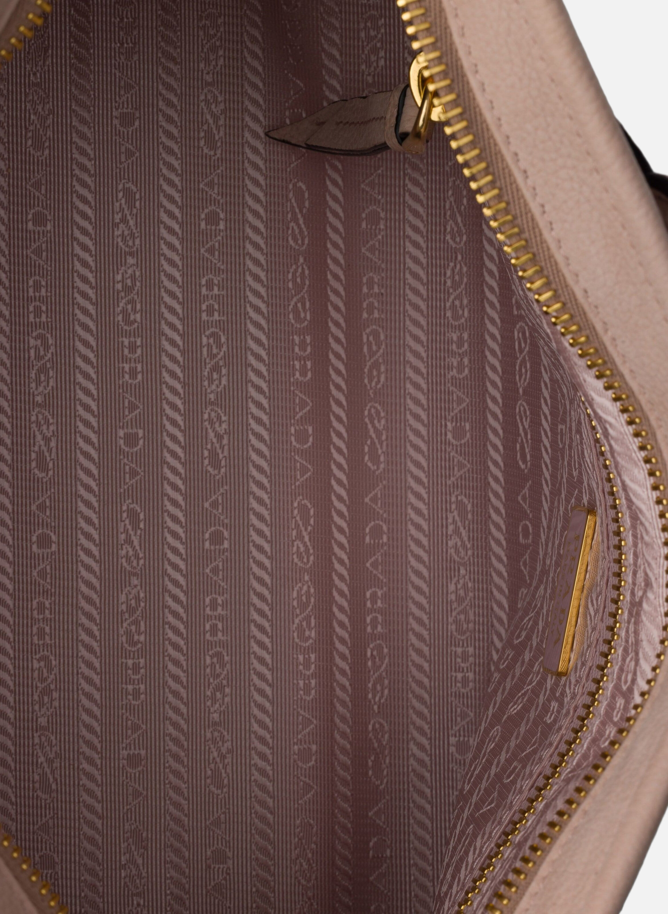 Sac à main prada bonnie en cuir nubuck de taille m PRADA Rose