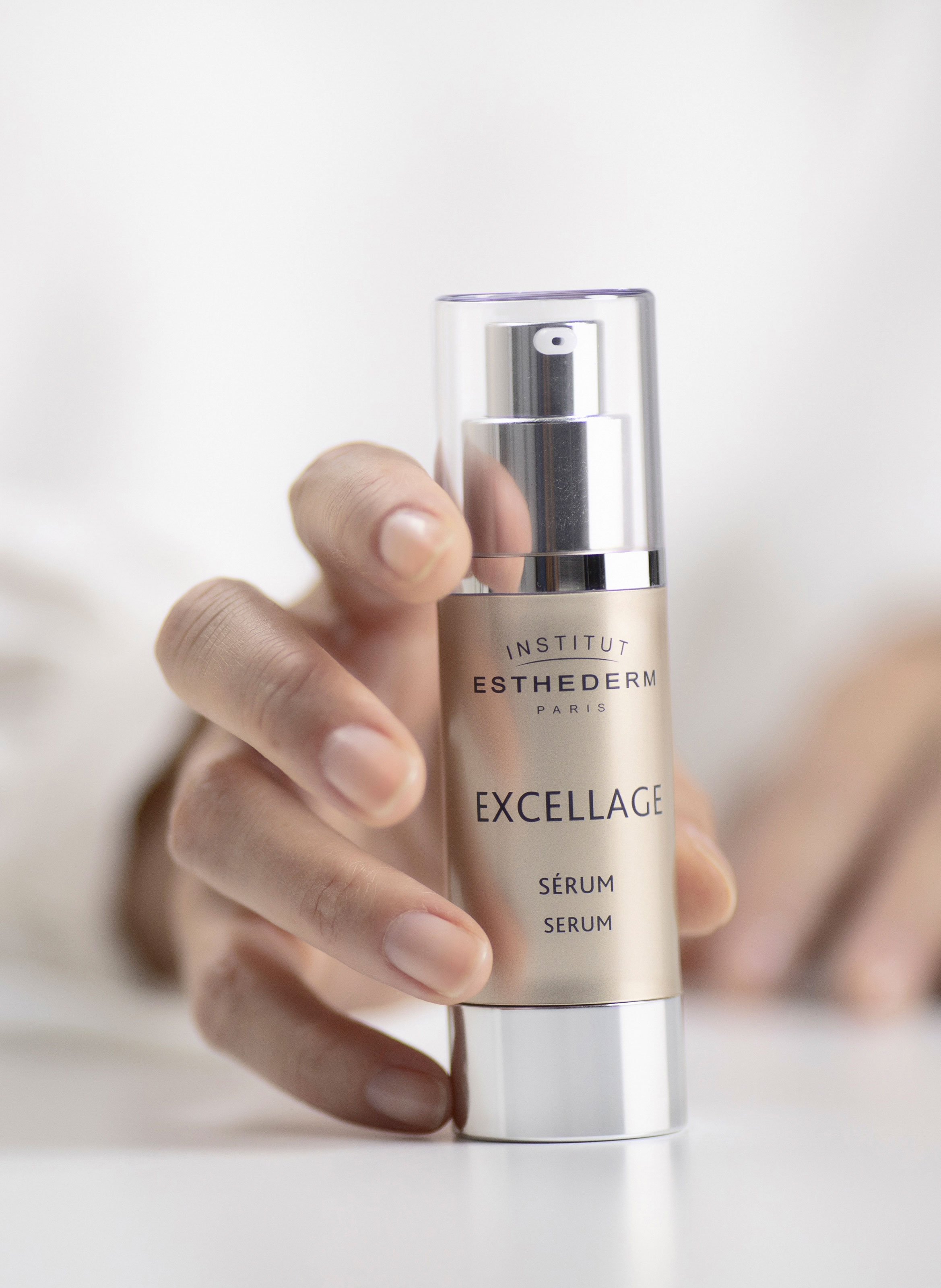 Sérum Excellage INSTITUT ESTHEDERM No color