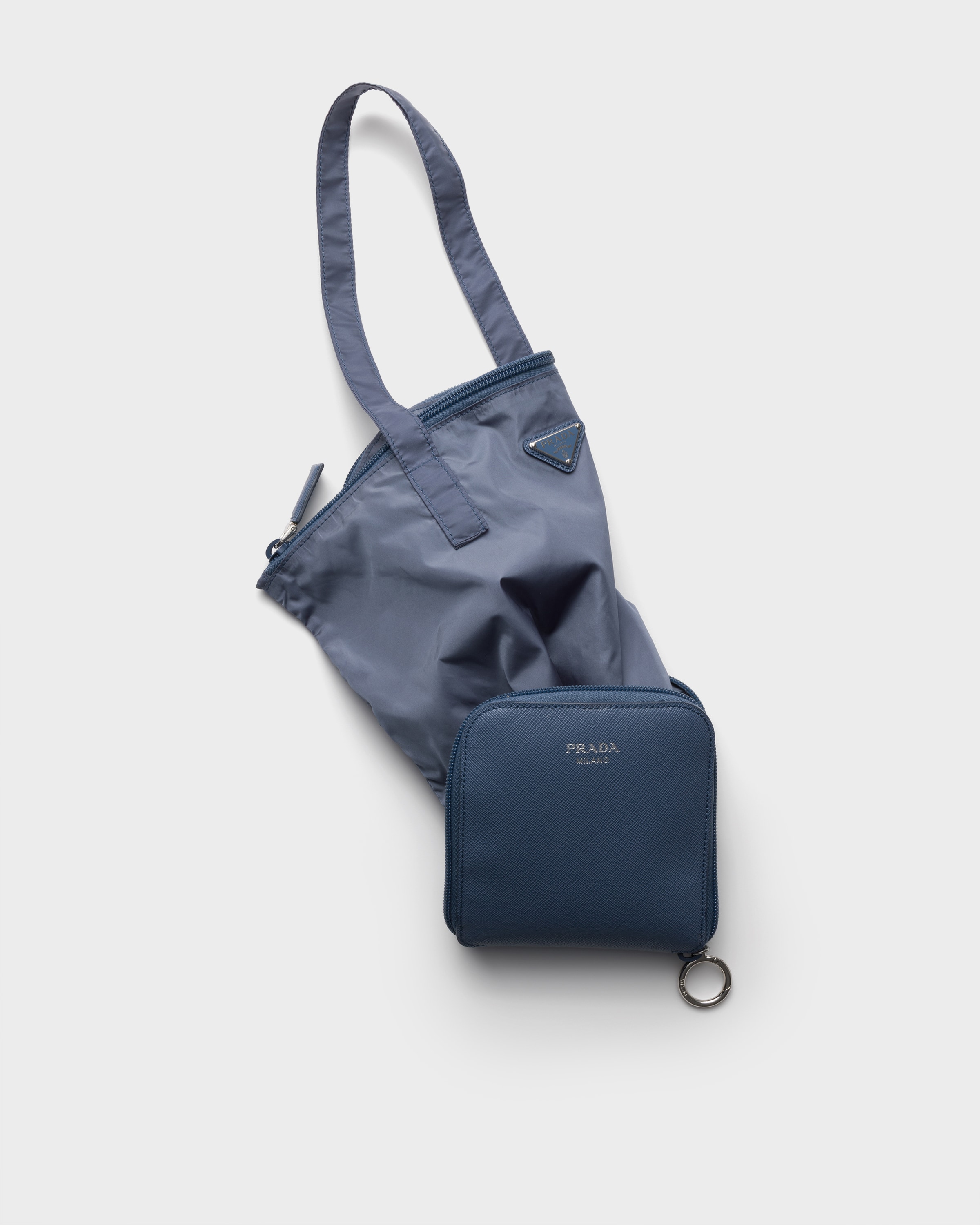 Pendentif en cuir saffiano avec sac cabas en re-ny PRADA Bleu