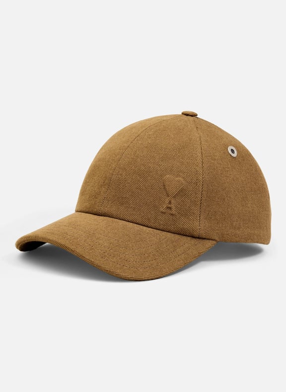 Casquette ami de coeur embossé en coton unisexe Marron by AMI PARIS AMI PARIS Casquette ami de coeur embossé en coton unisexe Marron