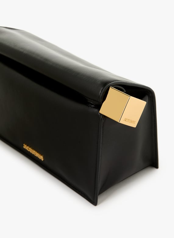 La pochette Rond Carré | Noir by JACQUEMUS La pochette Rond Carré Noir