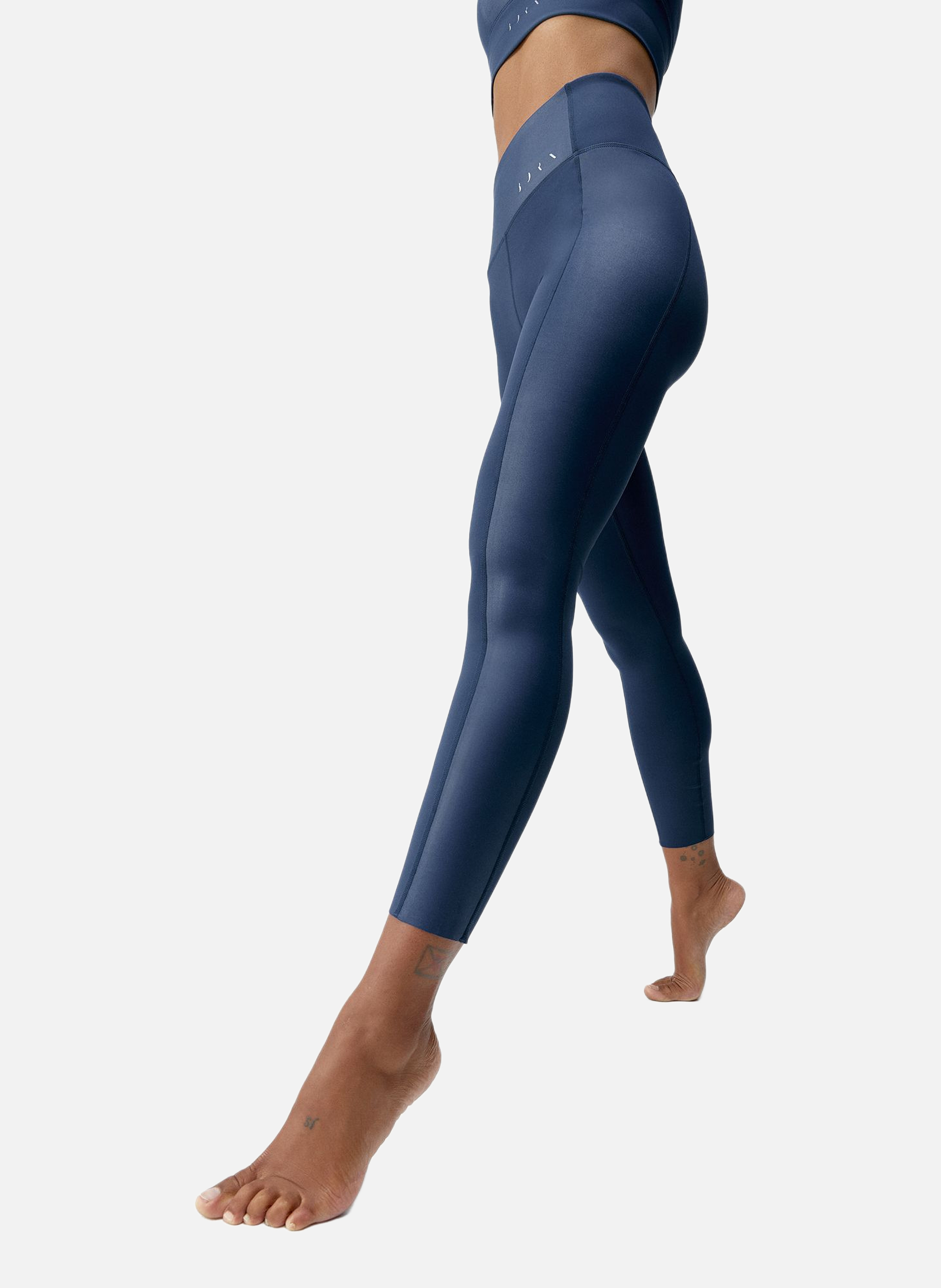 Legging de sport 7/8 performance maan BORN LIVING YOGA Bleu
